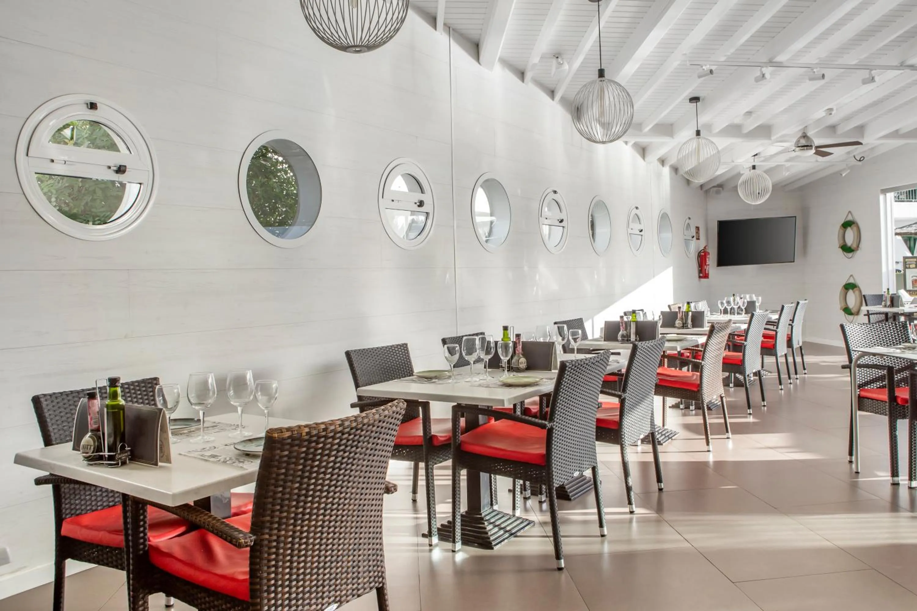 Restaurant/places to eat in Club del Carmen