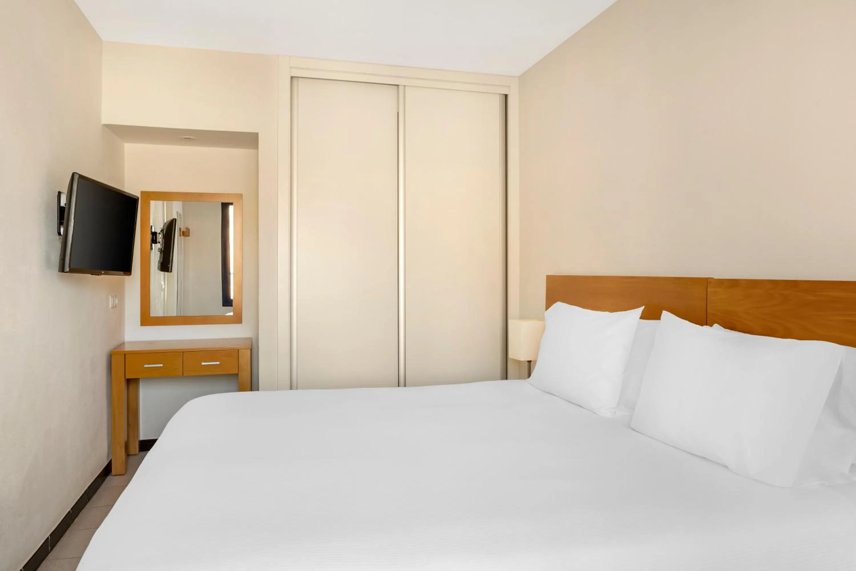 Bedroom, Bed in Club Cala Blanca