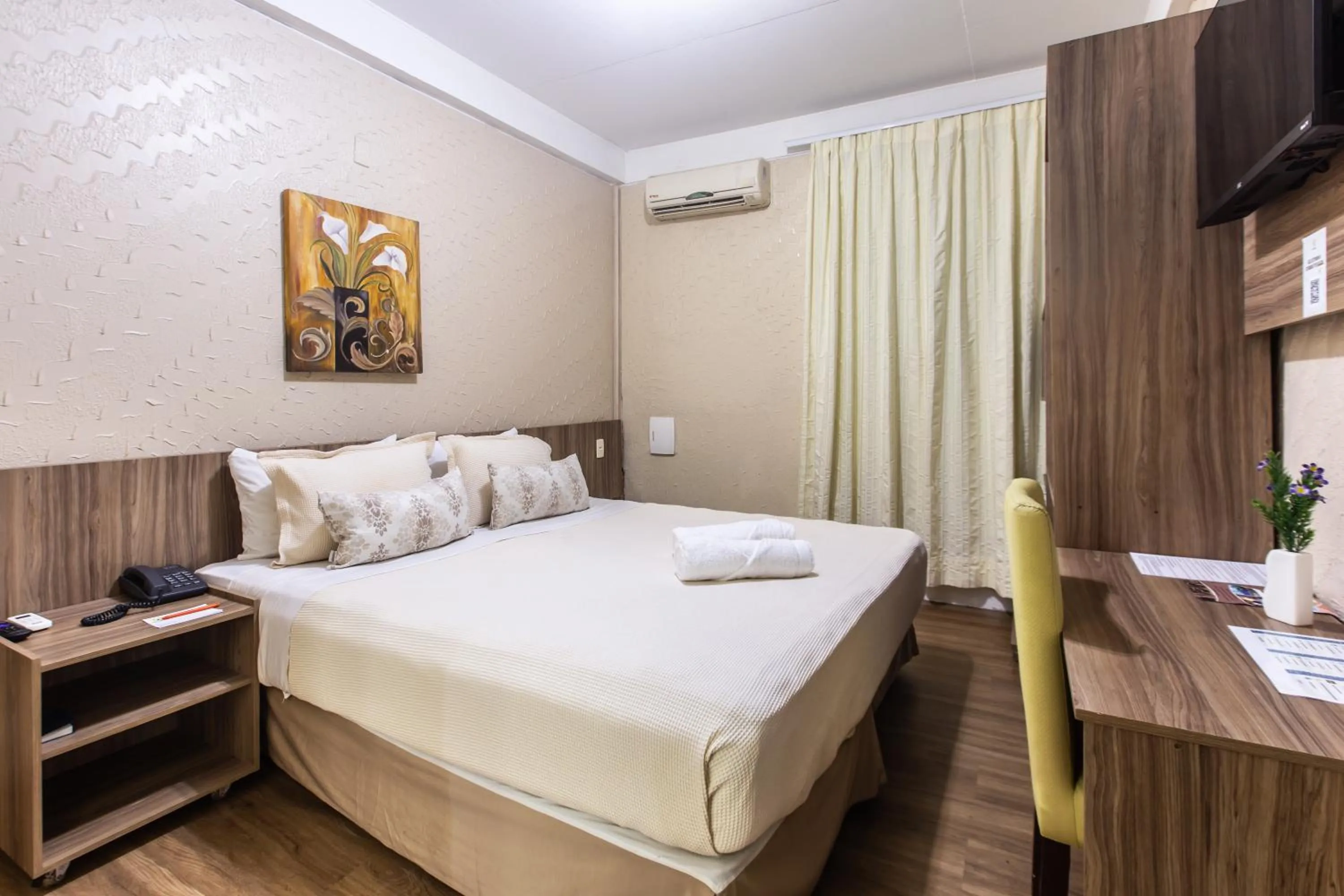 Bed in Amuarama Hotel