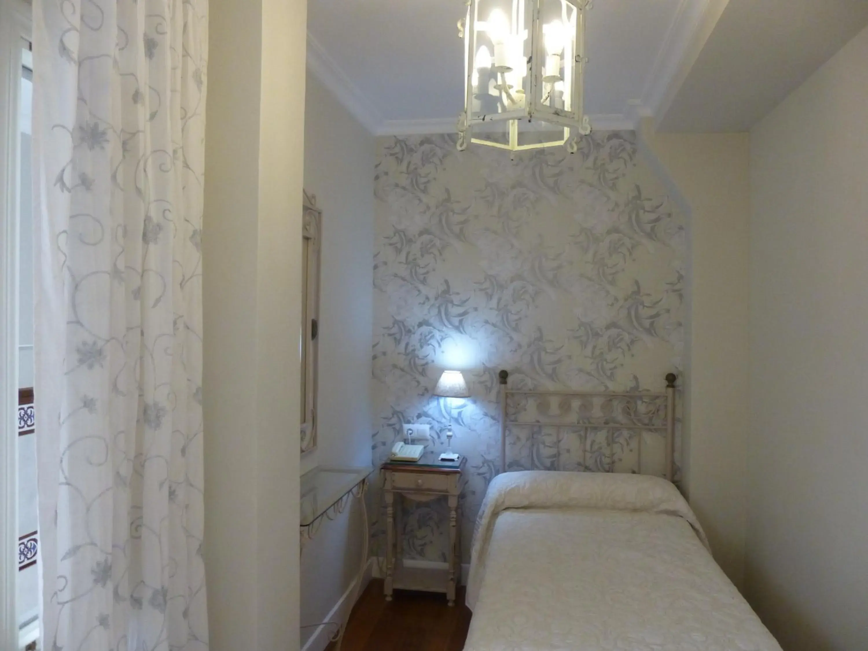 Single Room in Le Petit Paris Single Room in Le Petit Paris