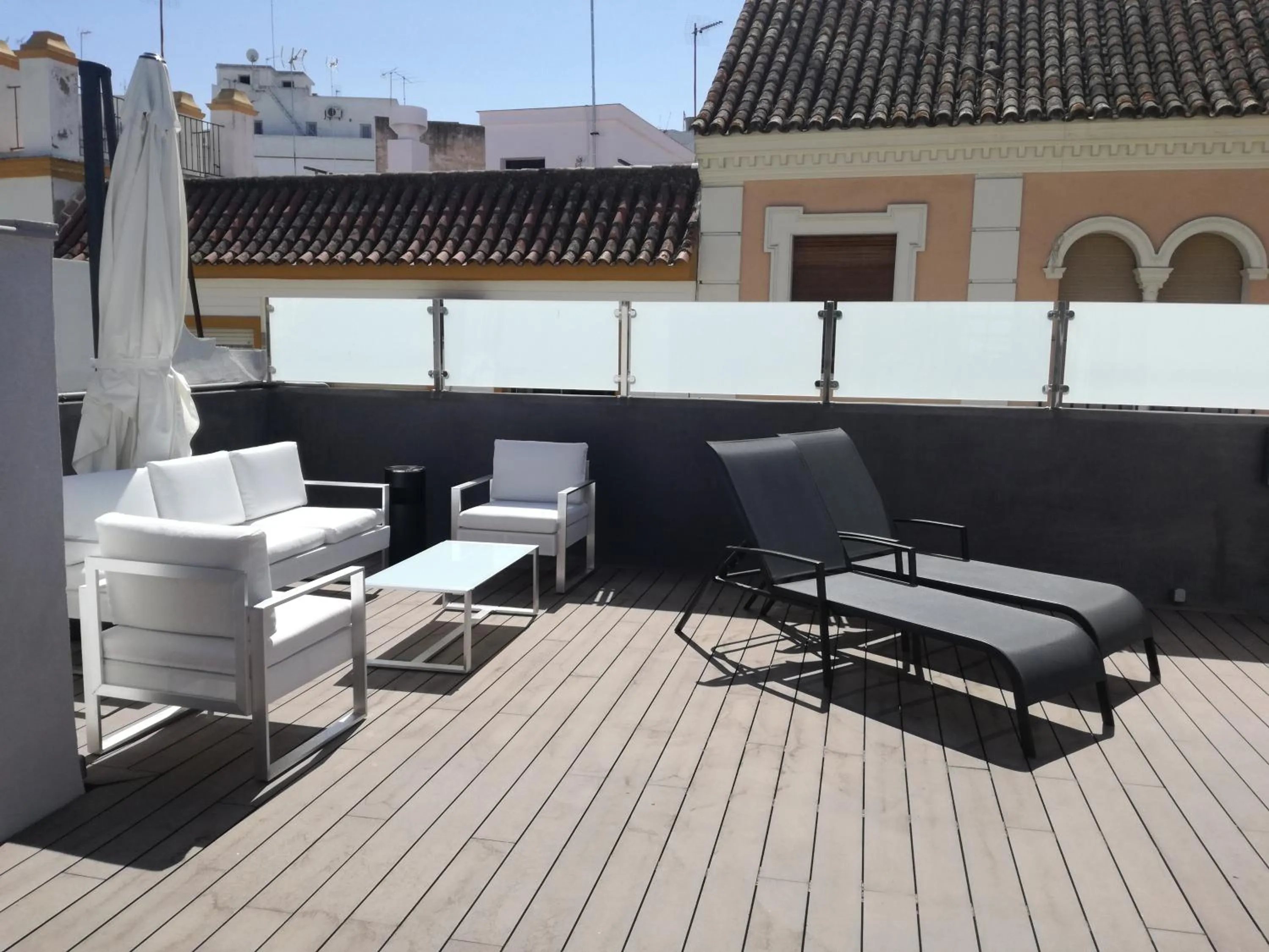 Area and facilities in Le Petit Paris