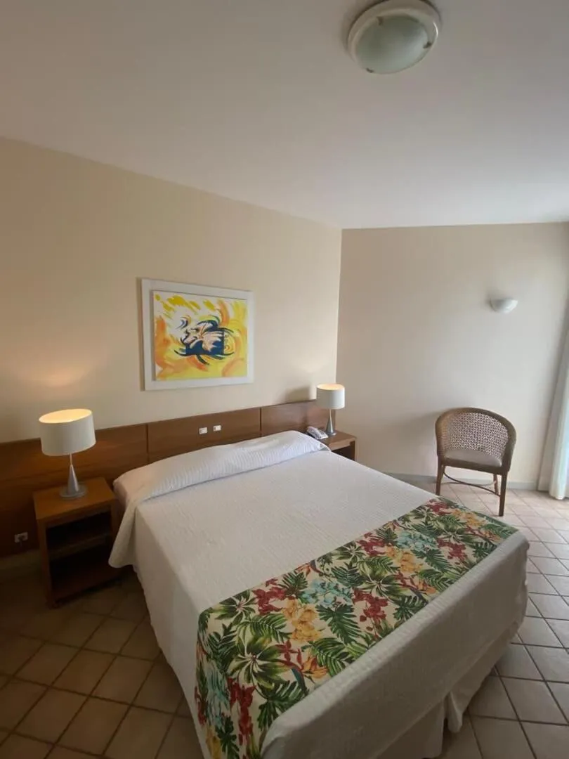 Bed in Ingleses Praia Hotel