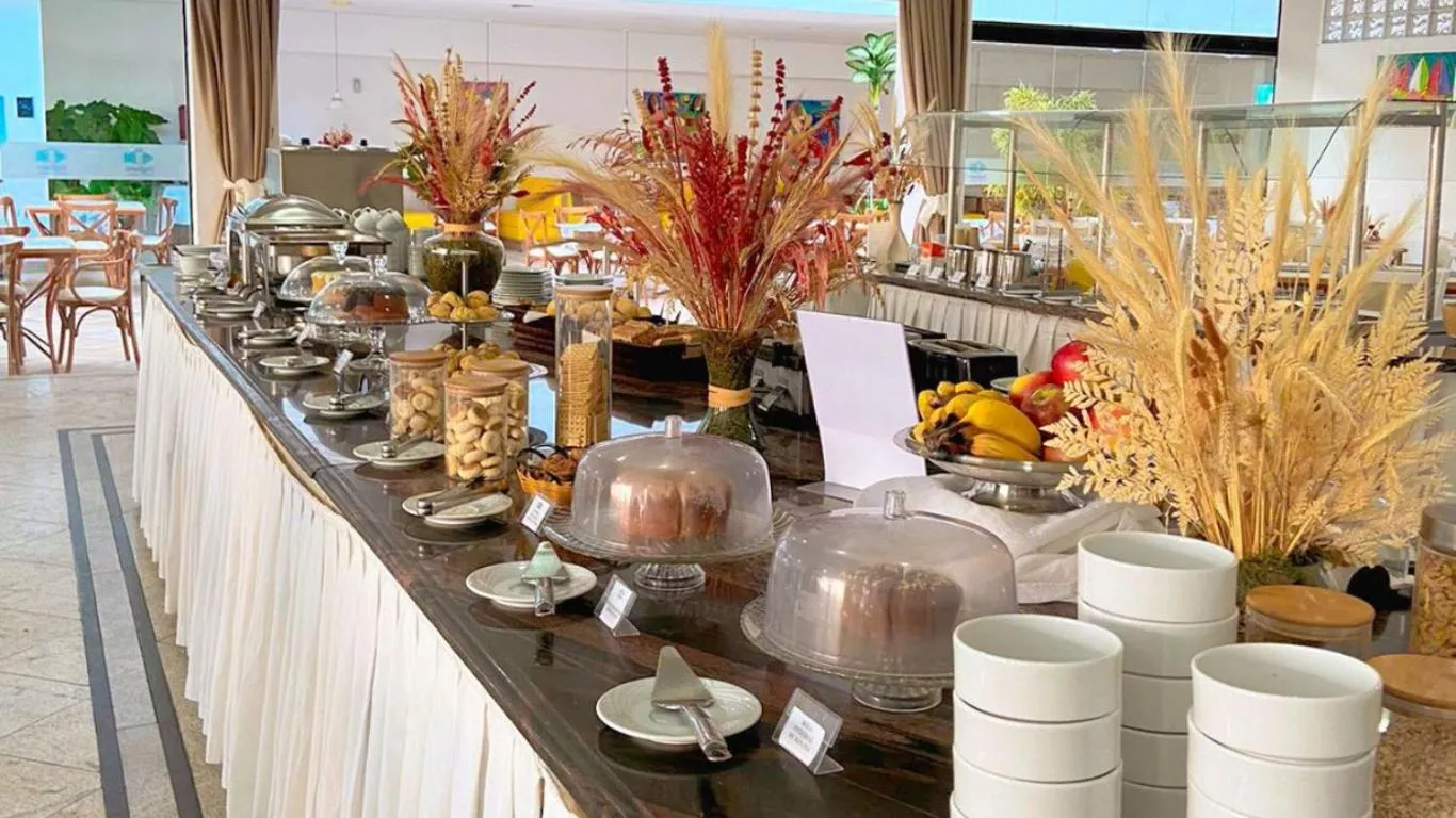 Food and drinks in Ingleses Praia Hotel