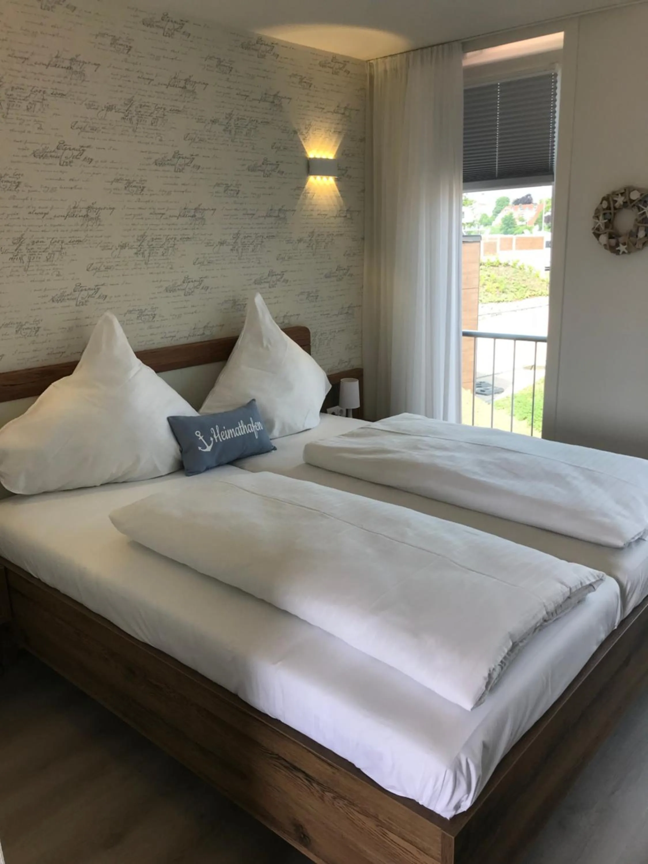 Bed in Kanal-Haus "Das Gästehaus direkt am NOK"