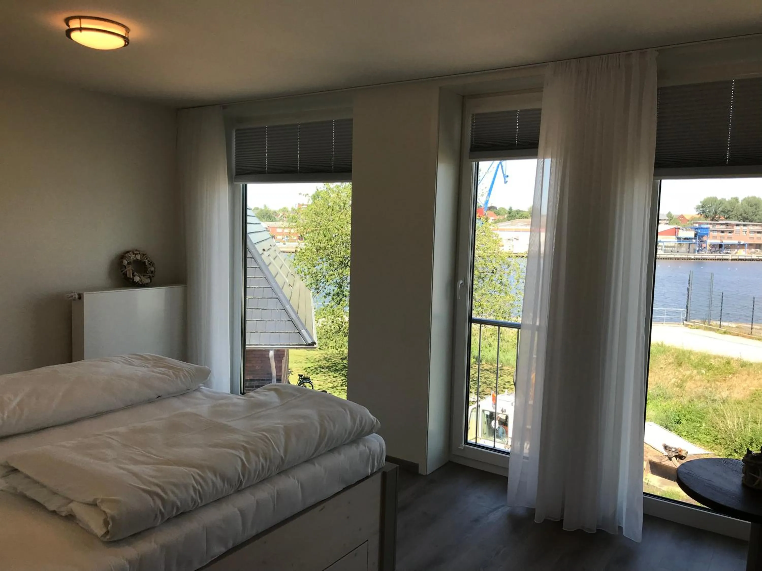 Bed in Kanal-Haus "Das Gästehaus direkt am NOK"