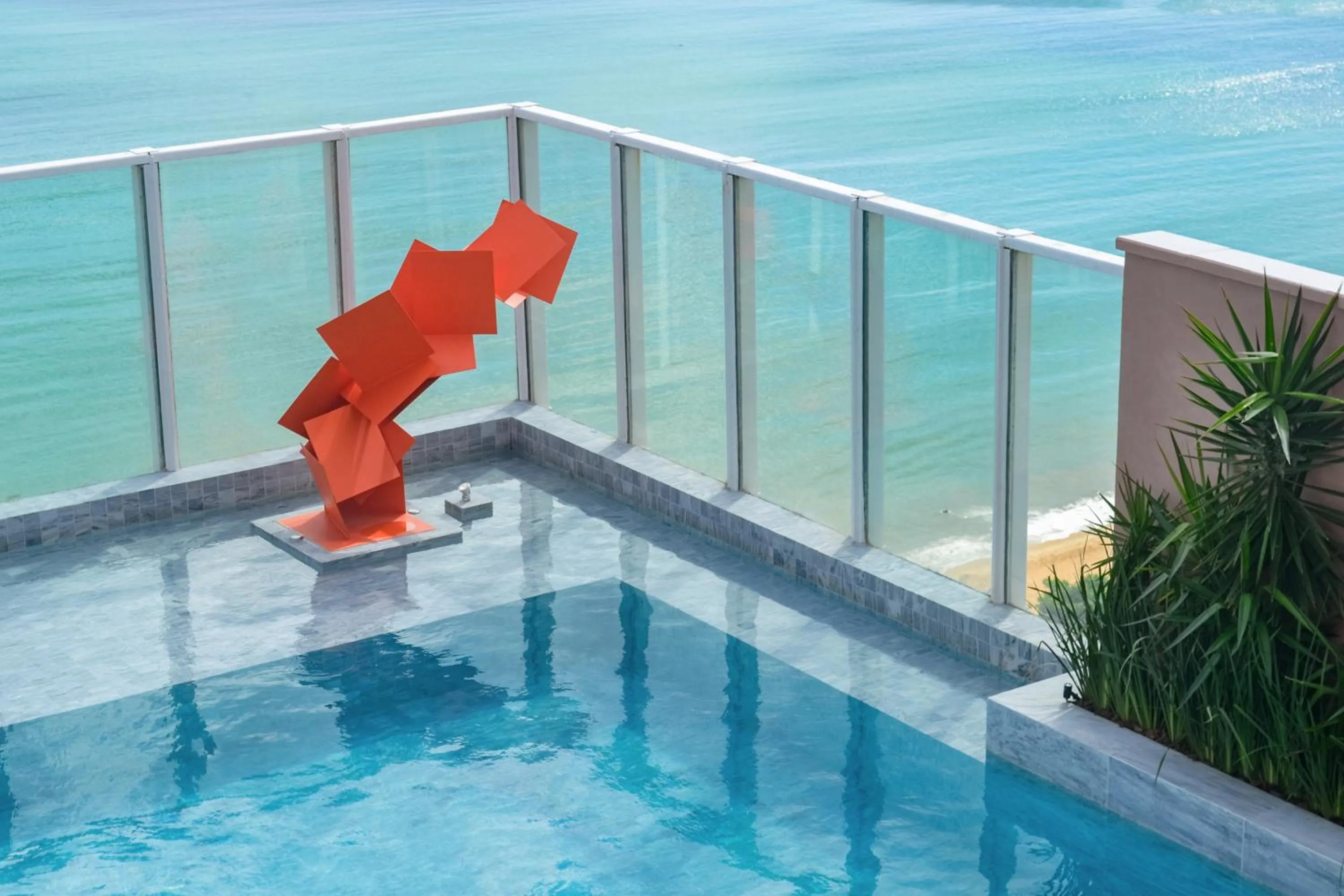 Swimming pool in Seara Praia Hotel