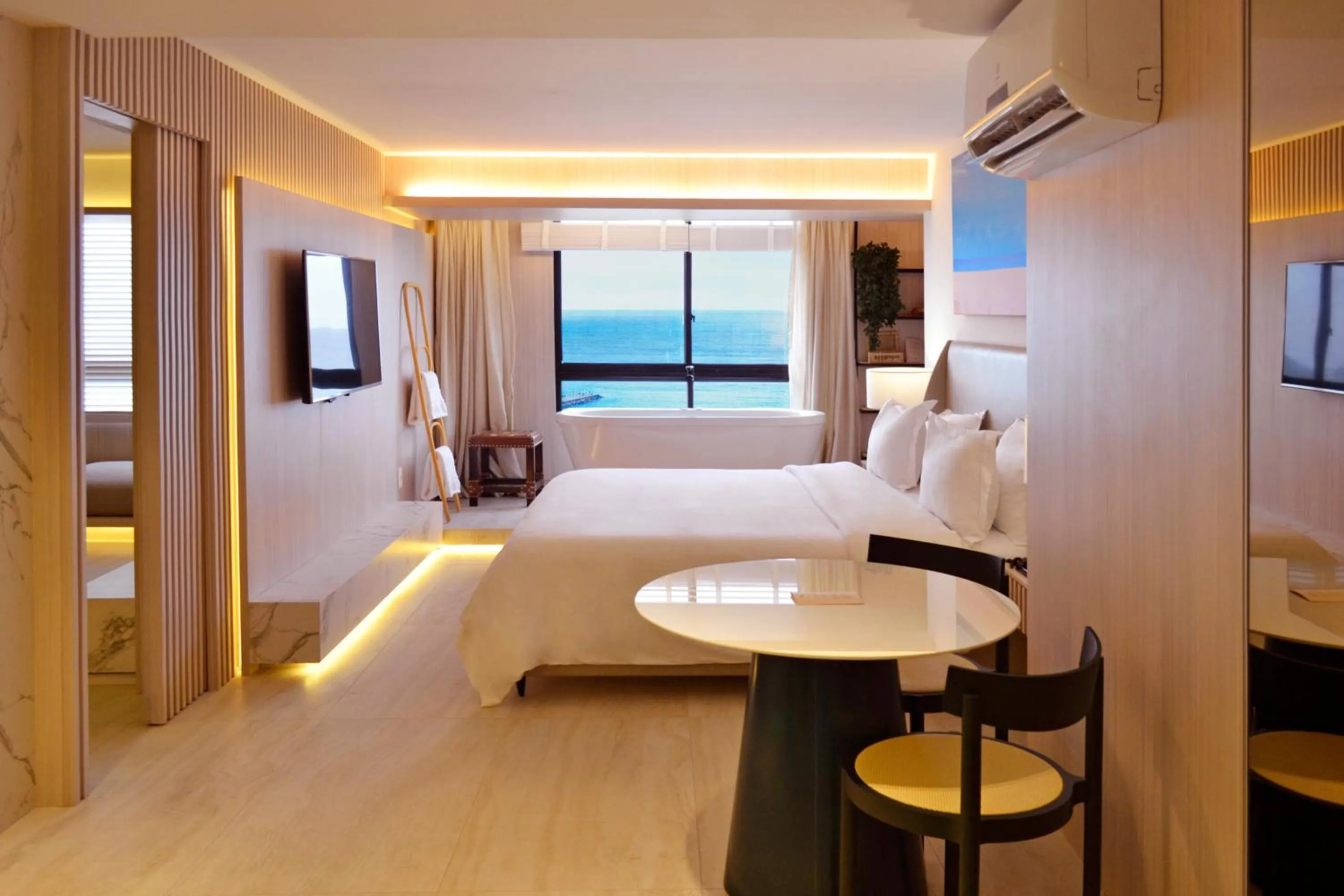 Bedroom in Seara Praia Hotel