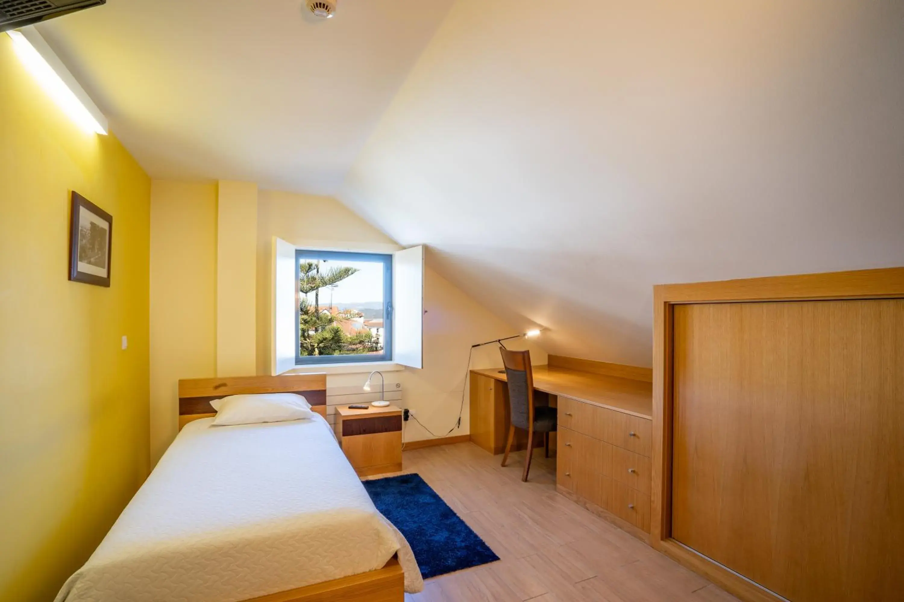 Deluxe Single Room - single occupancy in B&B Pensão Avenida Deluxe Single Room - single occupancy in B&B Pensão Avenida