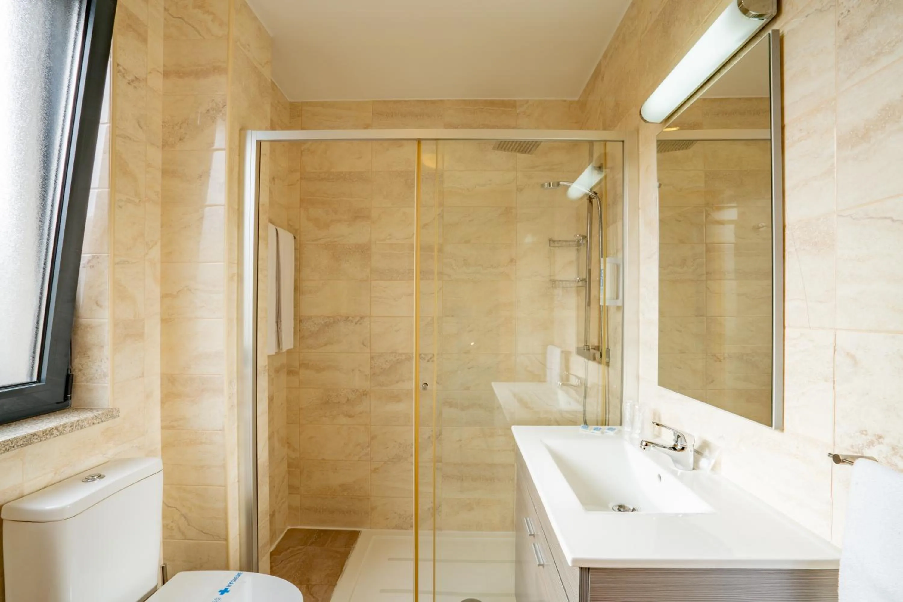 Shower in B&B Pensão Avenida