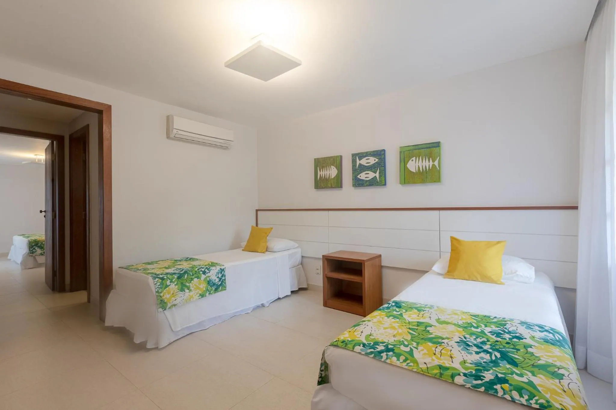 Photo of the whole room, Bed in Corais e Conchas