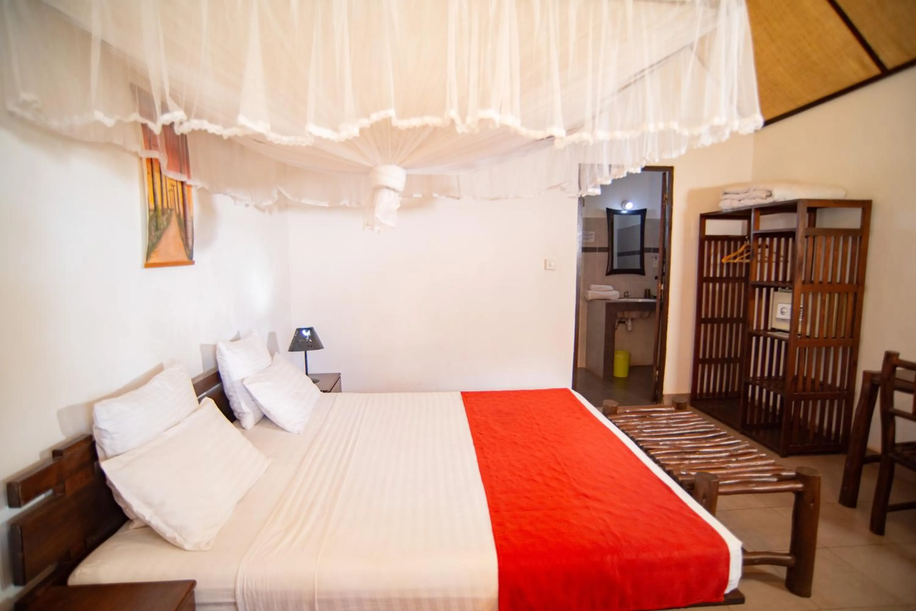 Photo of the whole room, Bed in HOTEL H1 ISALO