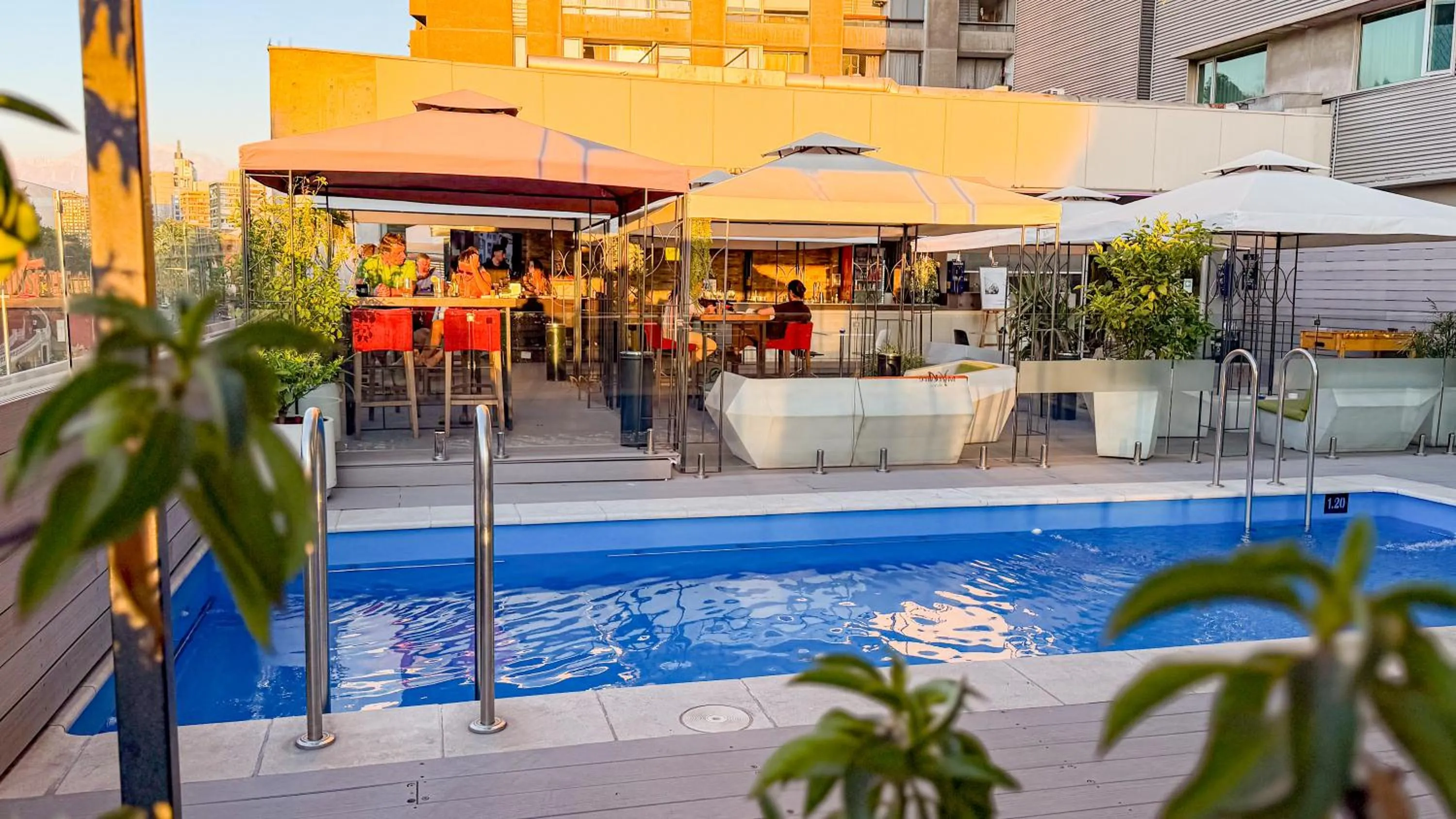 Swimming pool in Mercure Santiago Centro