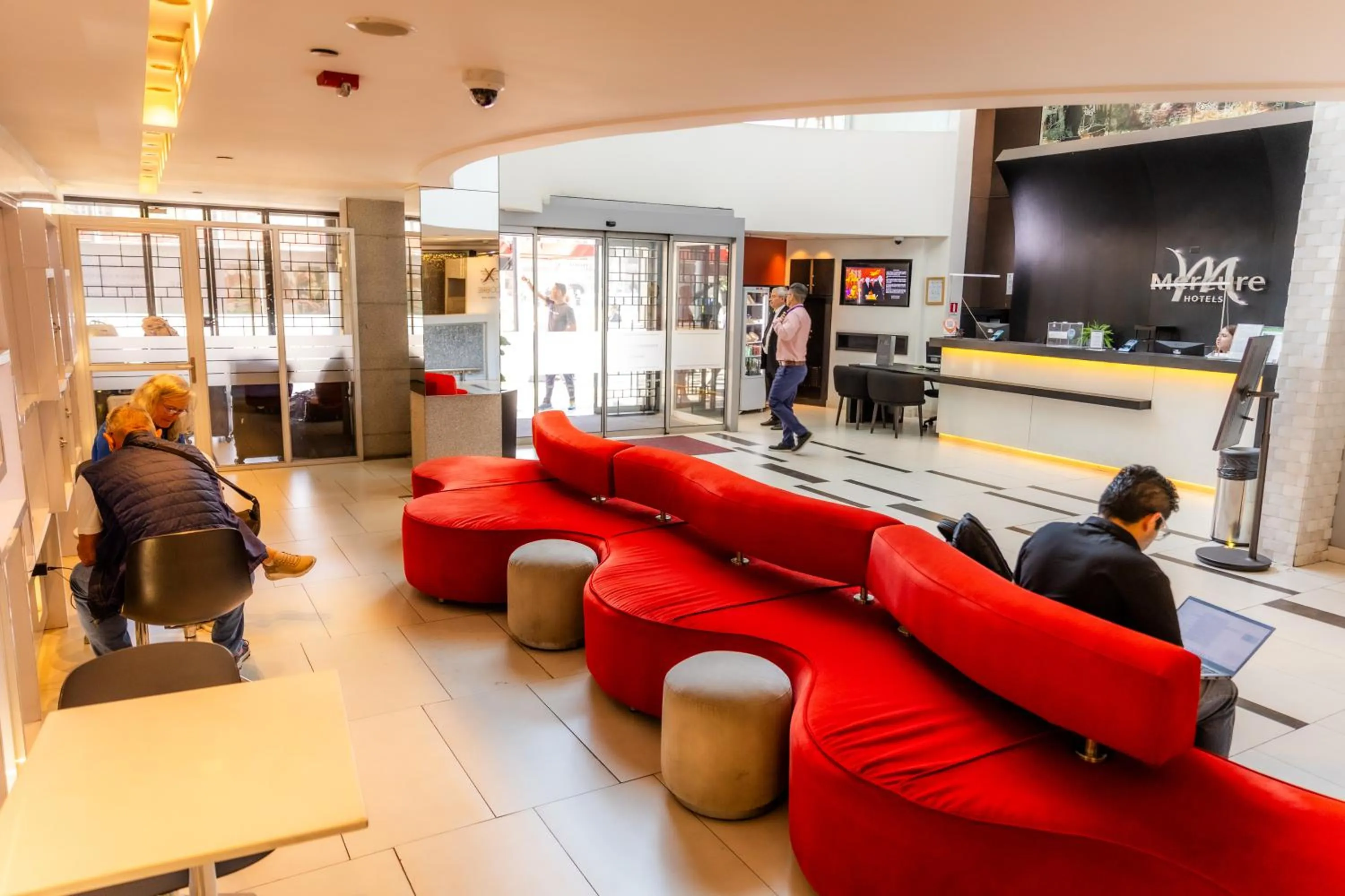 Seating area in Mercure Santiago Centro