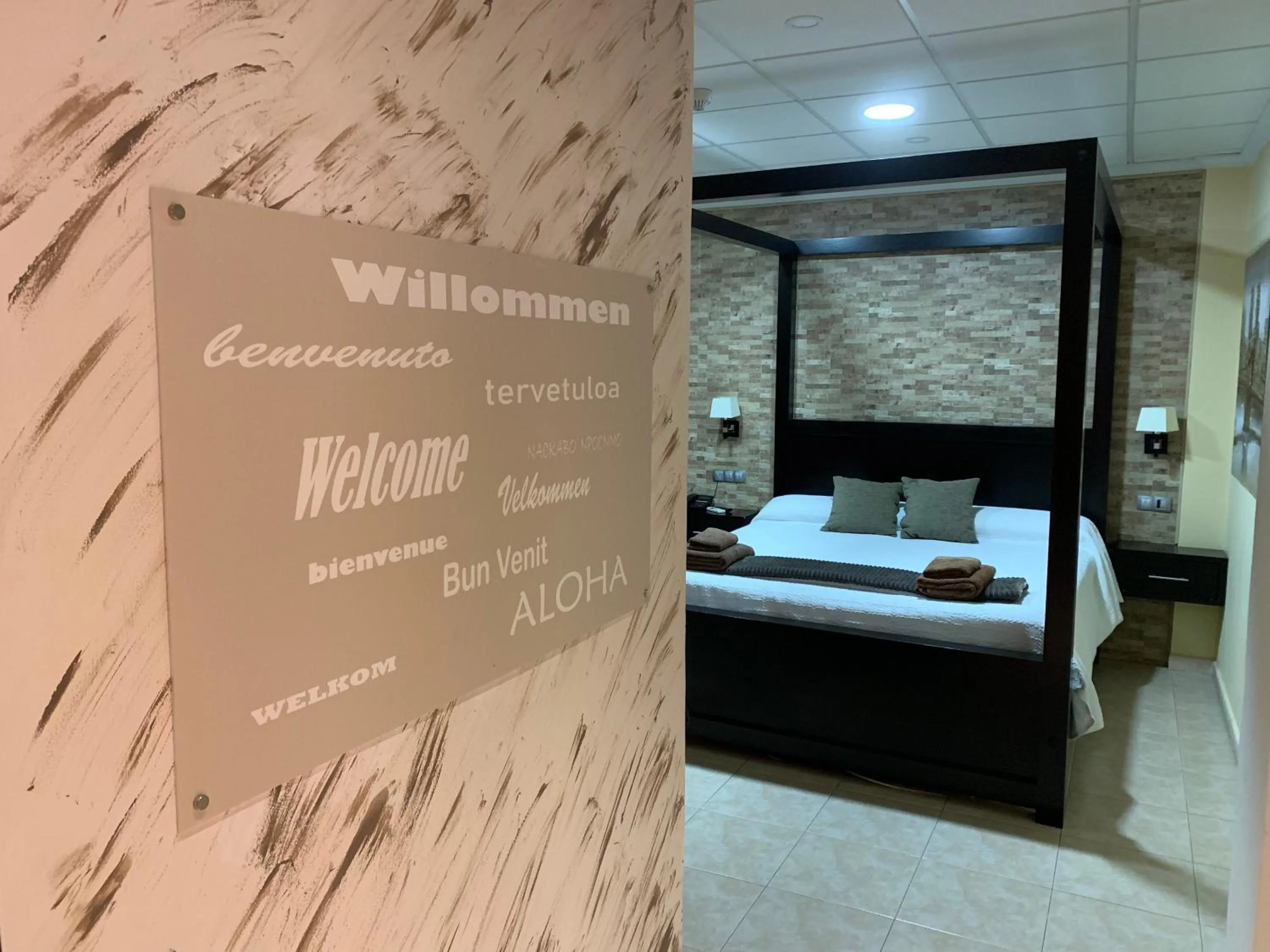 Photo of the whole room, Bed in Hotel Don Juan