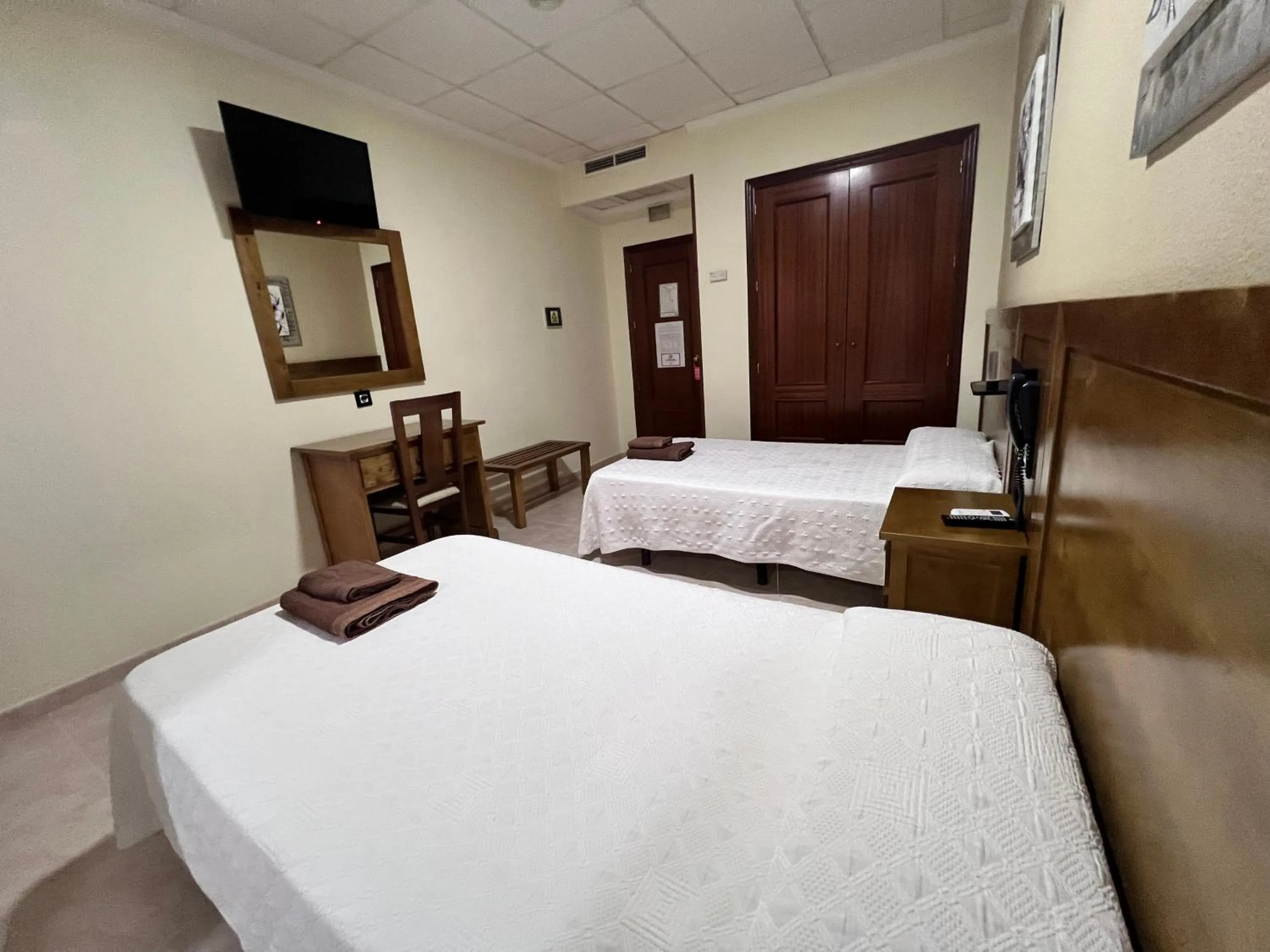 Photo of the whole room, Bed in Hotel Don Juan