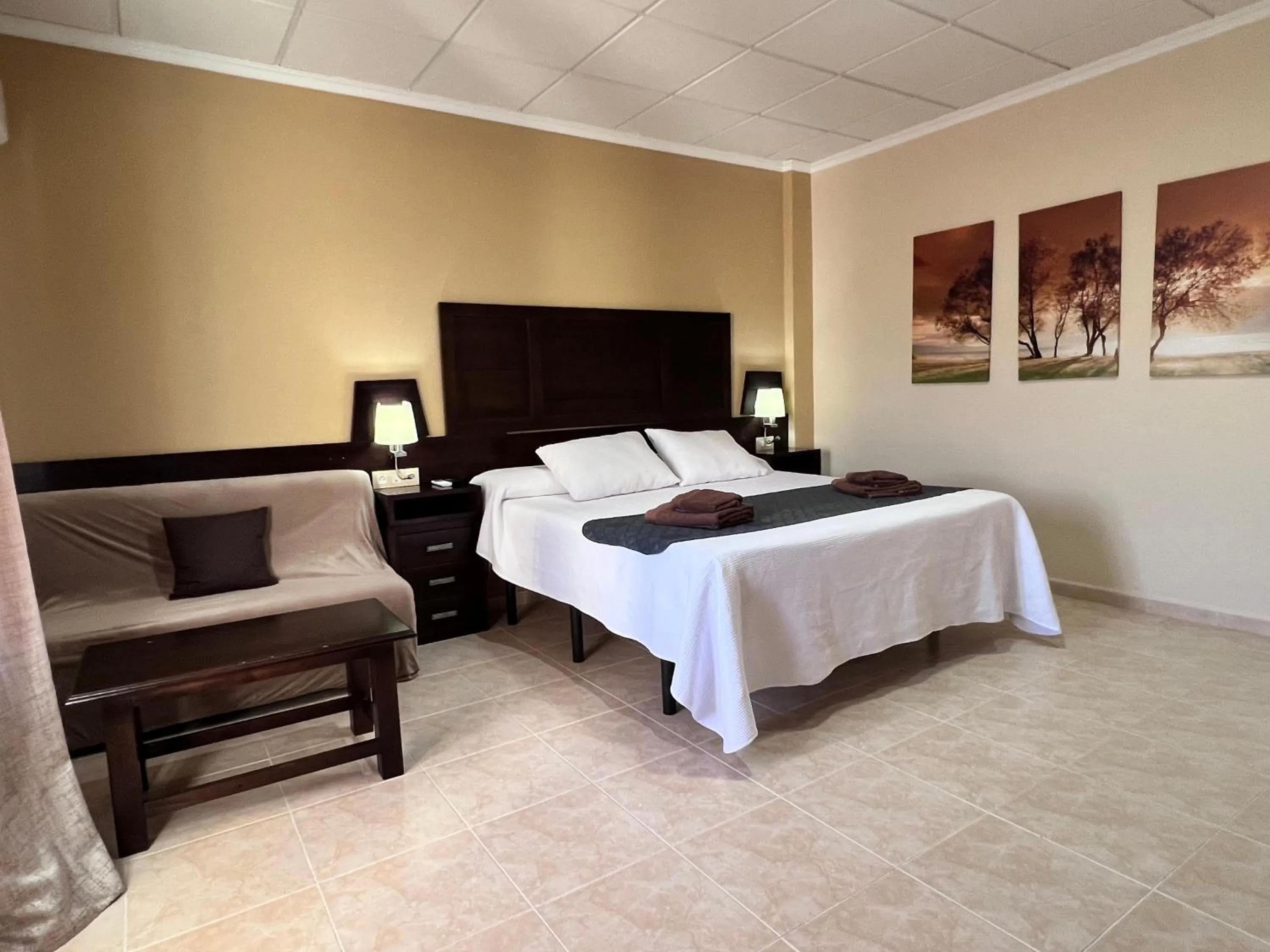 Photo of the whole room, Bed in Hotel Don Juan