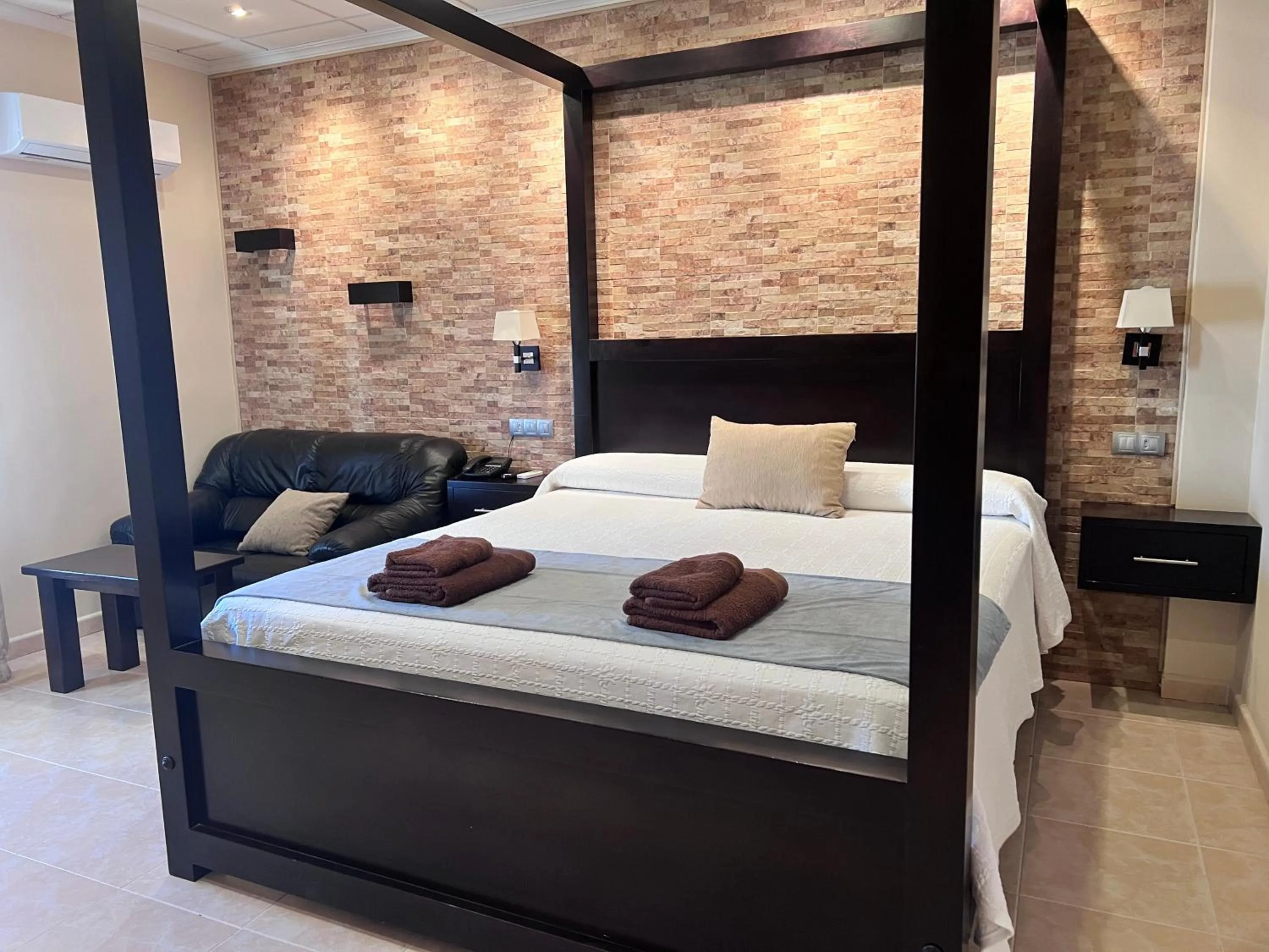 Photo of the whole room, Bed in Hotel Don Juan