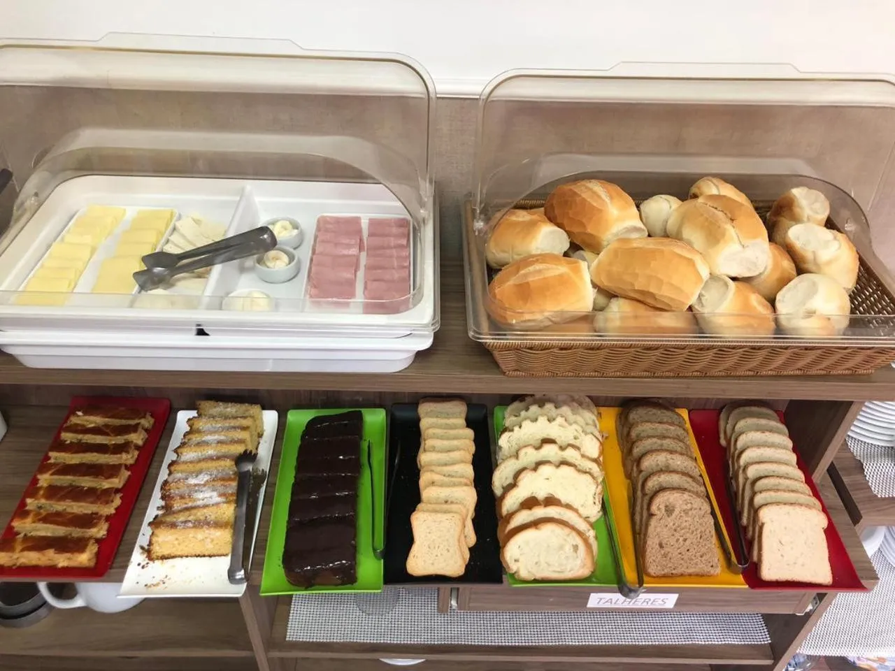 Breakfast in Hotel Araçari