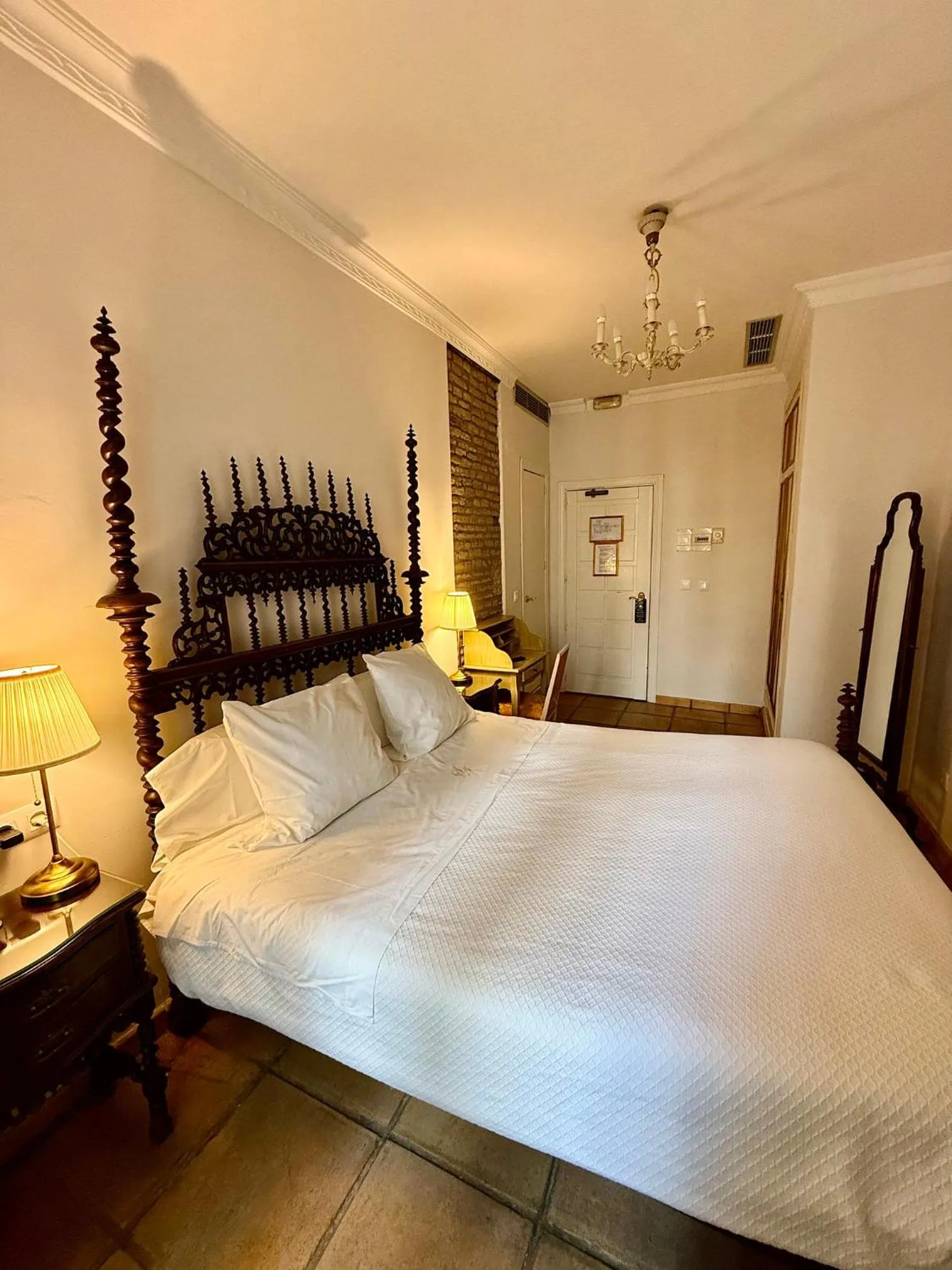 Photo of the whole room, Bed in Hotel Convento La Gloria