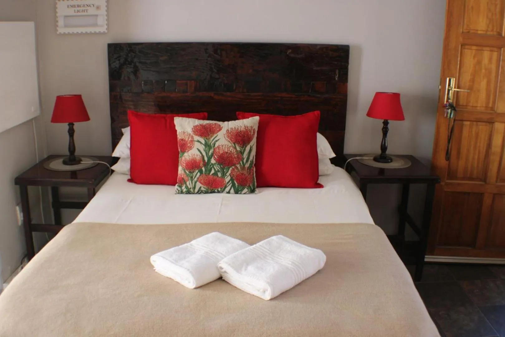 Bed in Ukarimu Guest House