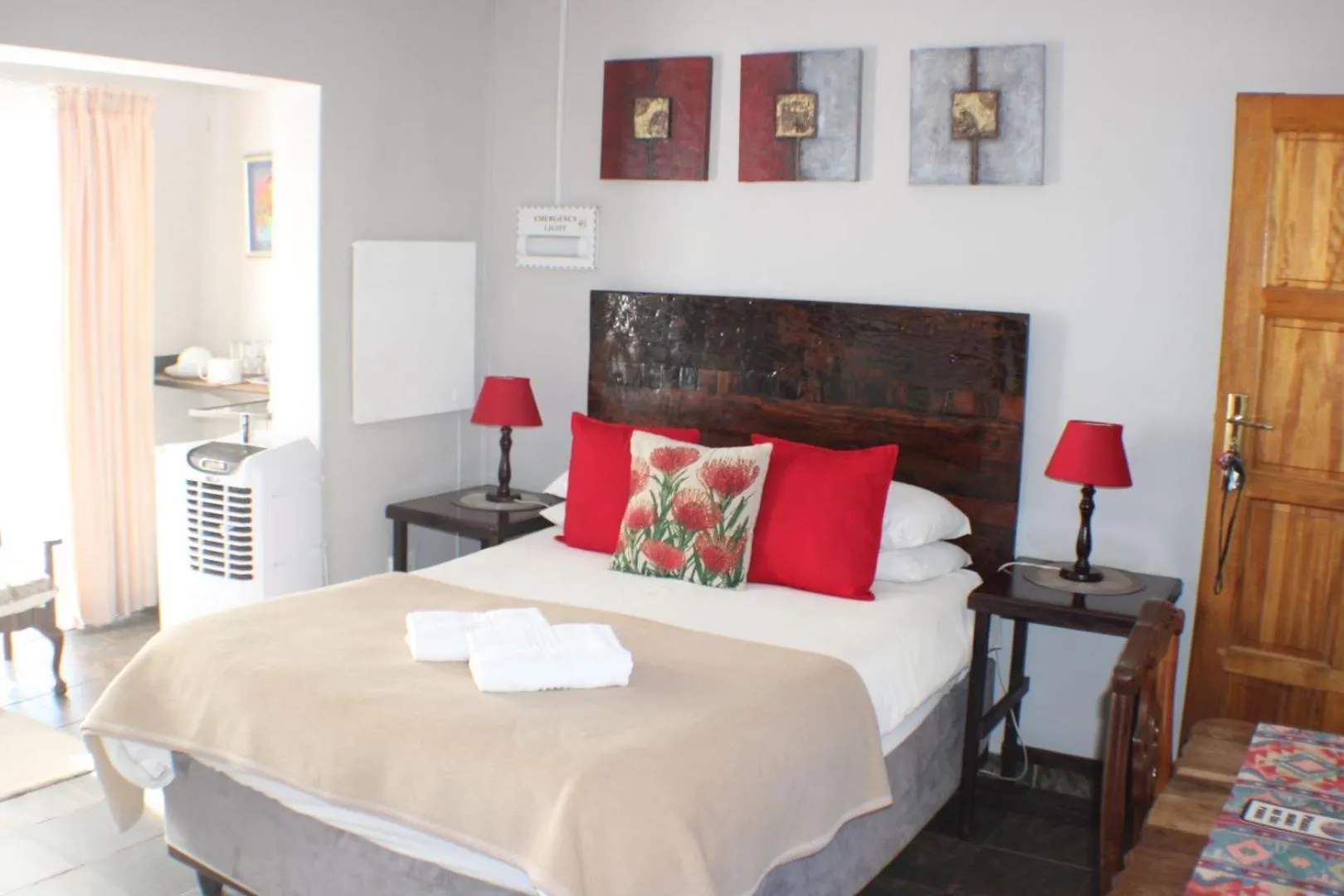 Bed in Ukarimu Guest House