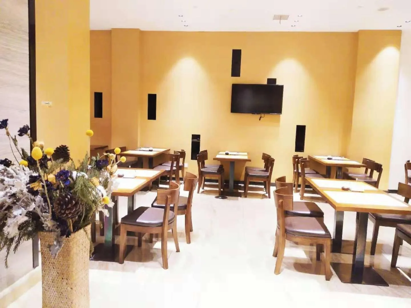 Dining area in Lavande Hotel Taixing Jiangping Road