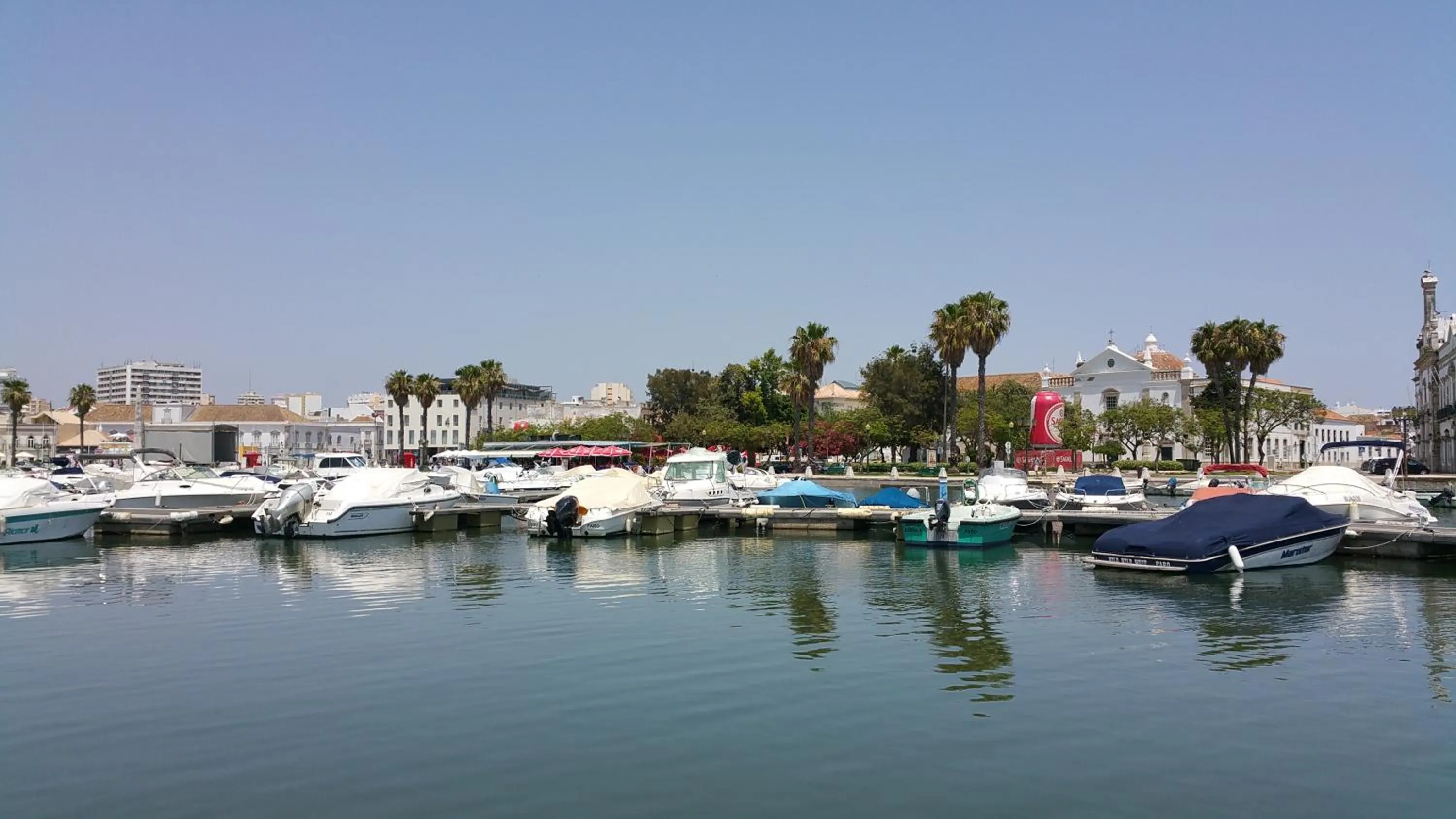 Neighbourhood in Happy House