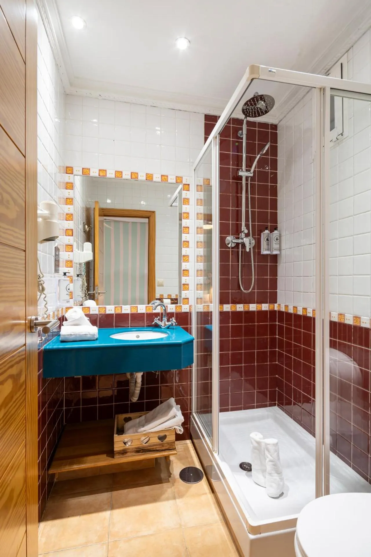 Bathroom in Hotel Alda Puerta Del Sol