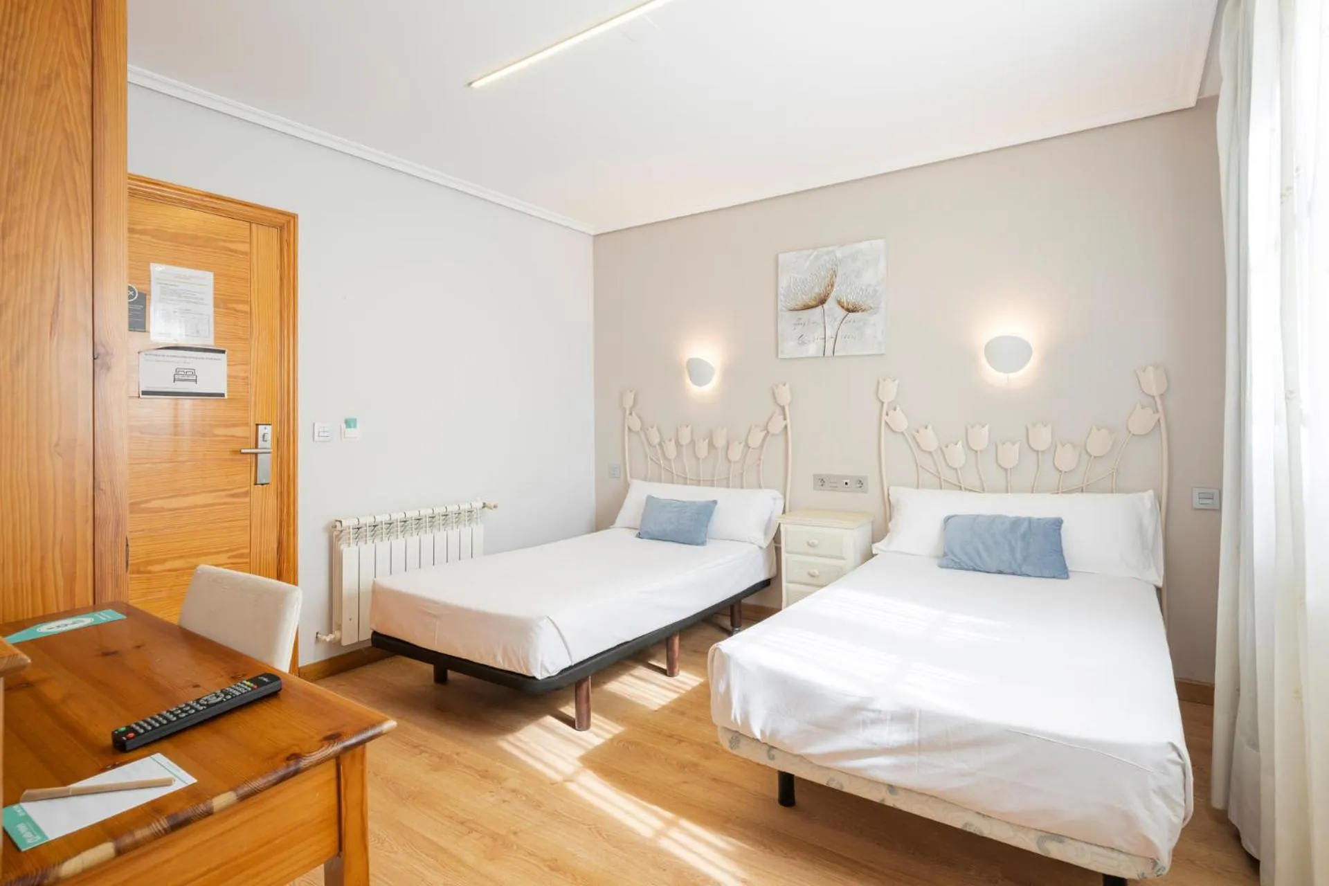 Photo of the whole room, Bed in Hotel Alda Puerta Del Sol