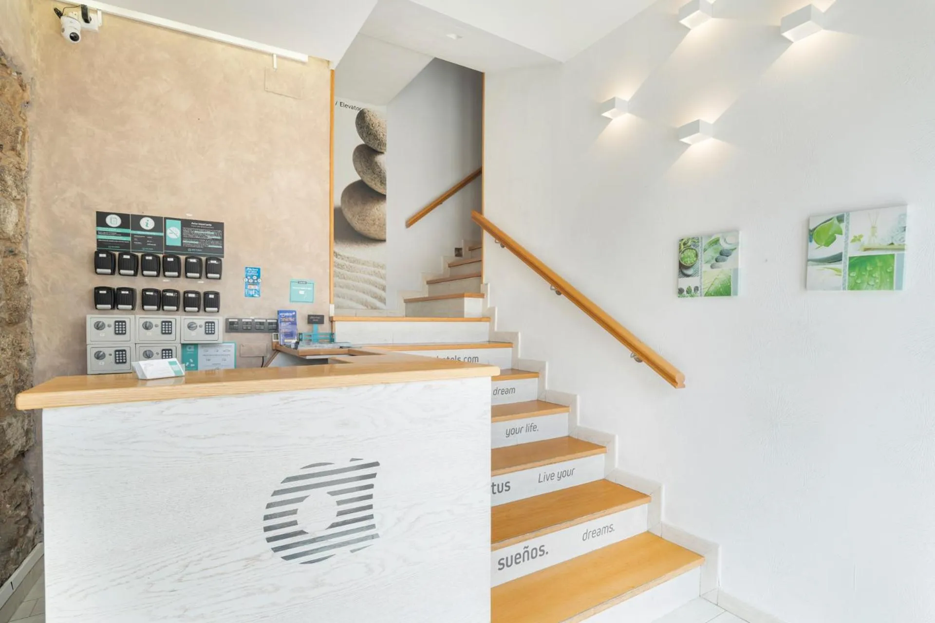 Lobby or reception in Hotel Alda Puerta Del Sol