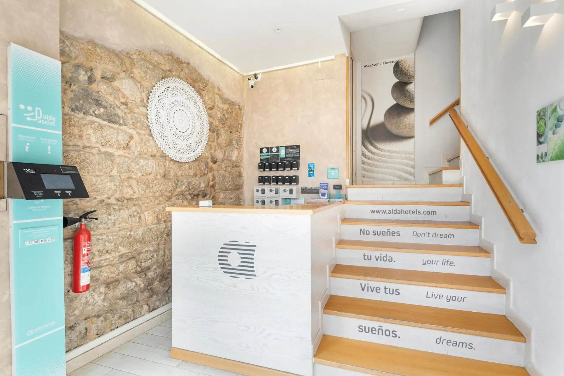 Lobby or reception in Hotel Alda Puerta Del Sol