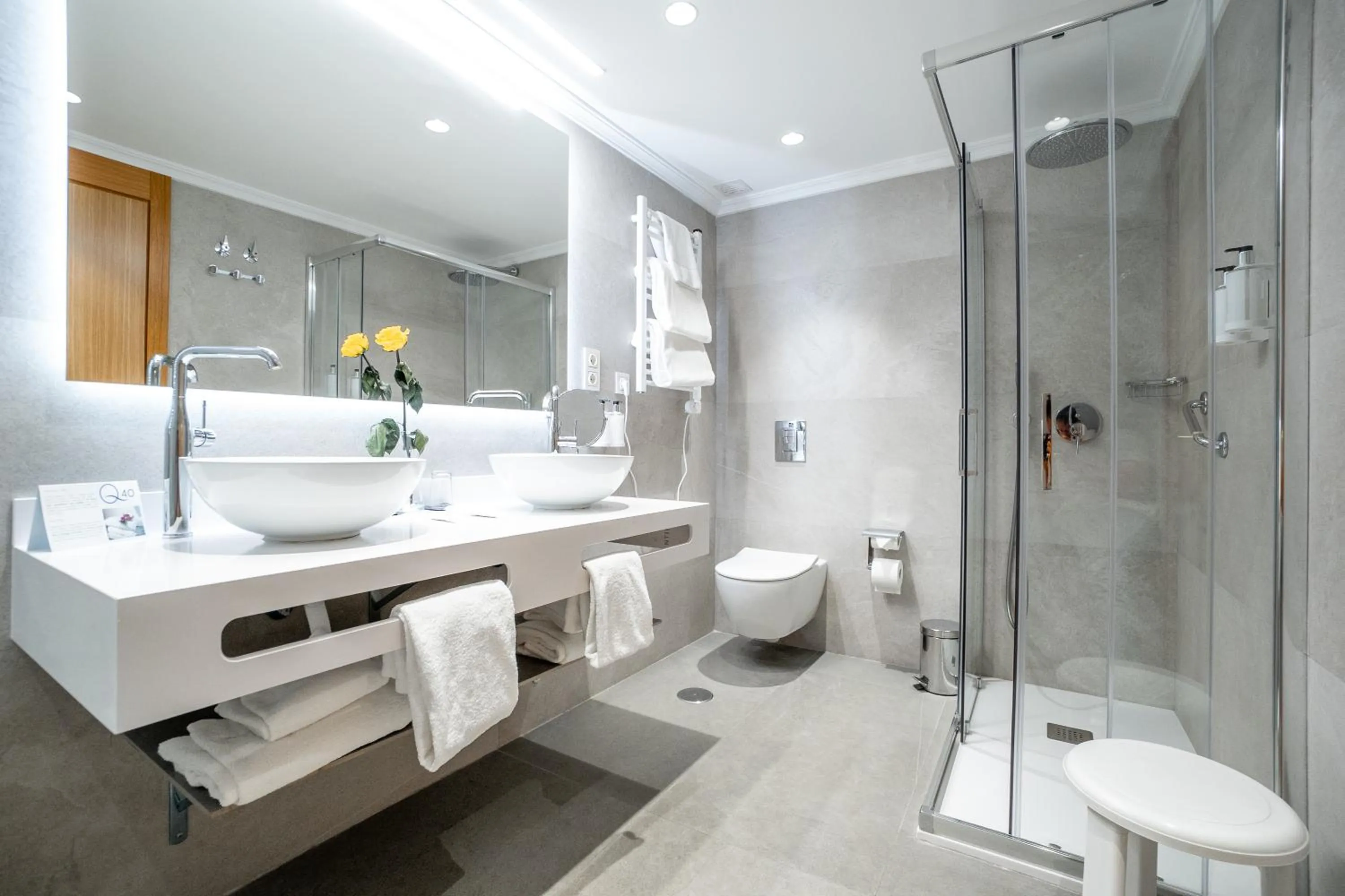 Bathroom in Aparto-Hotel Rosales