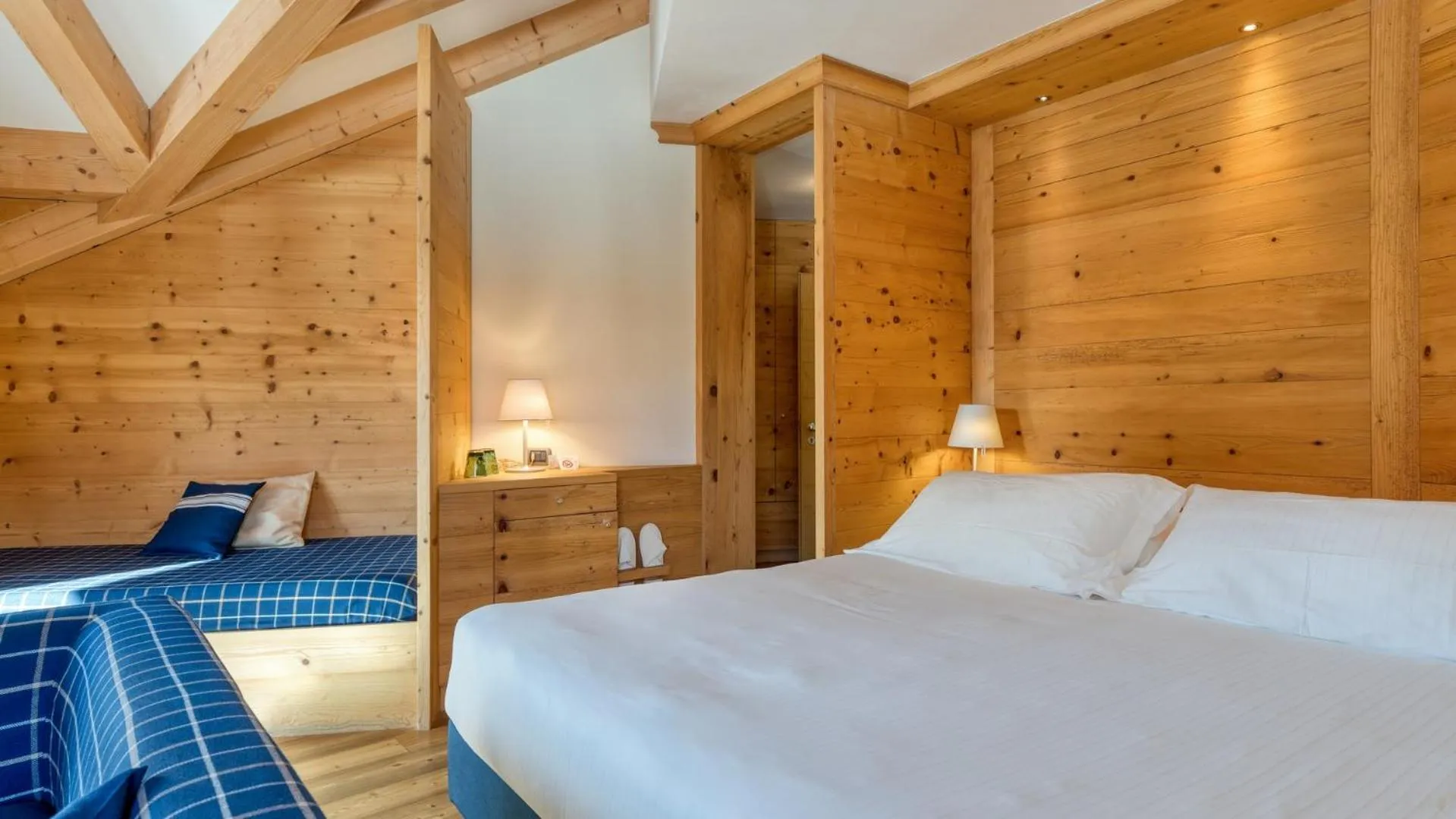 Photo of the whole room, Bed in Maribel Hotel