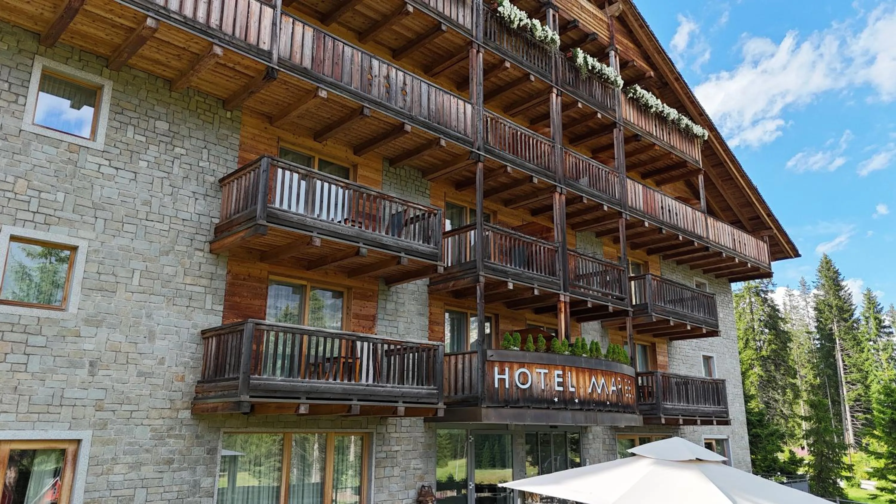 Summer in Maribel Hotel