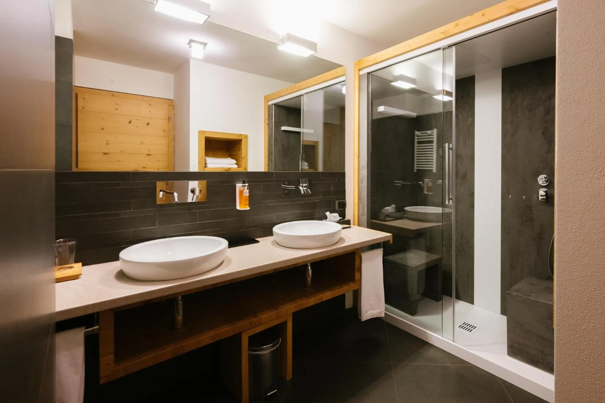 Steam room in Maribel Hotel