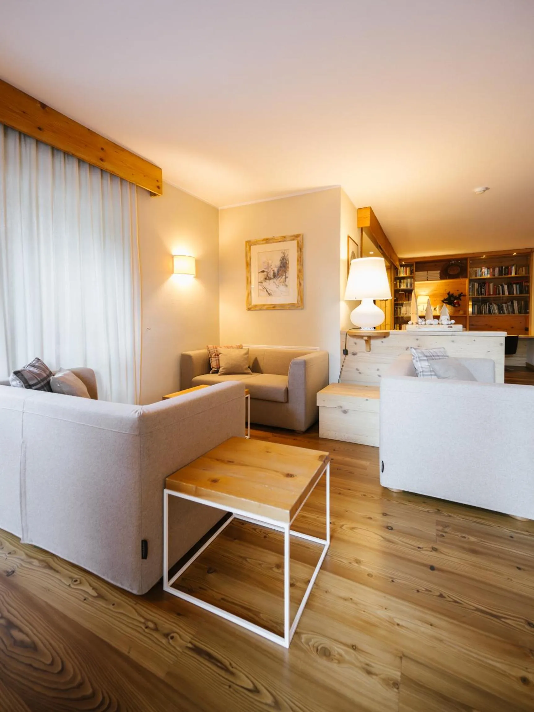 Area and facilities in Maribel Hotel