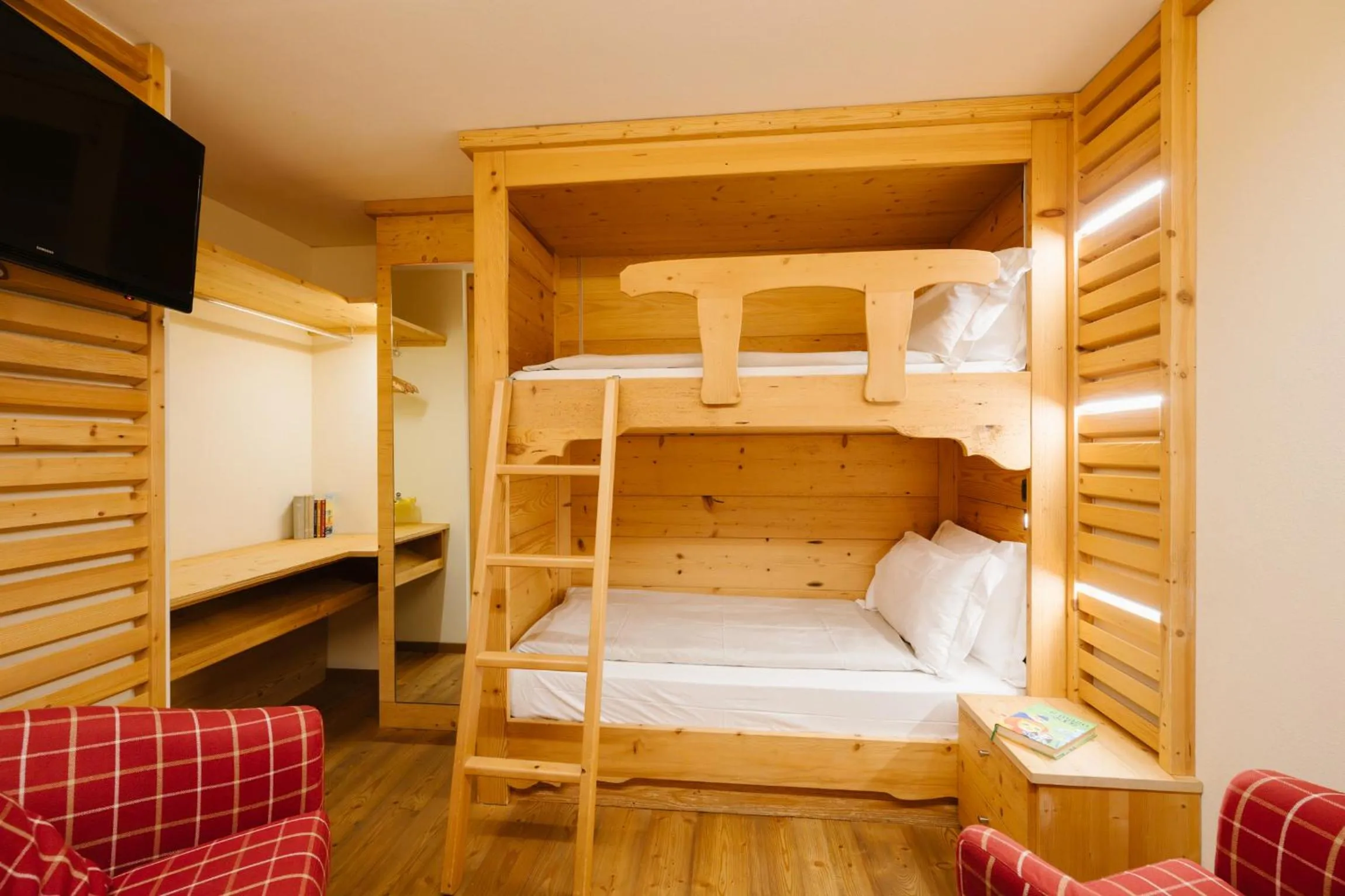 Bed in Maribel Hotel