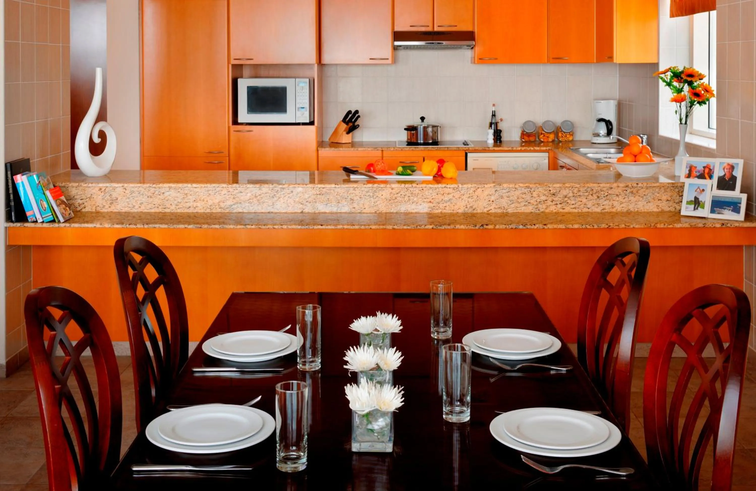 Kitchen or kitchenette in Marriott Executive Apartments Dubai Creek