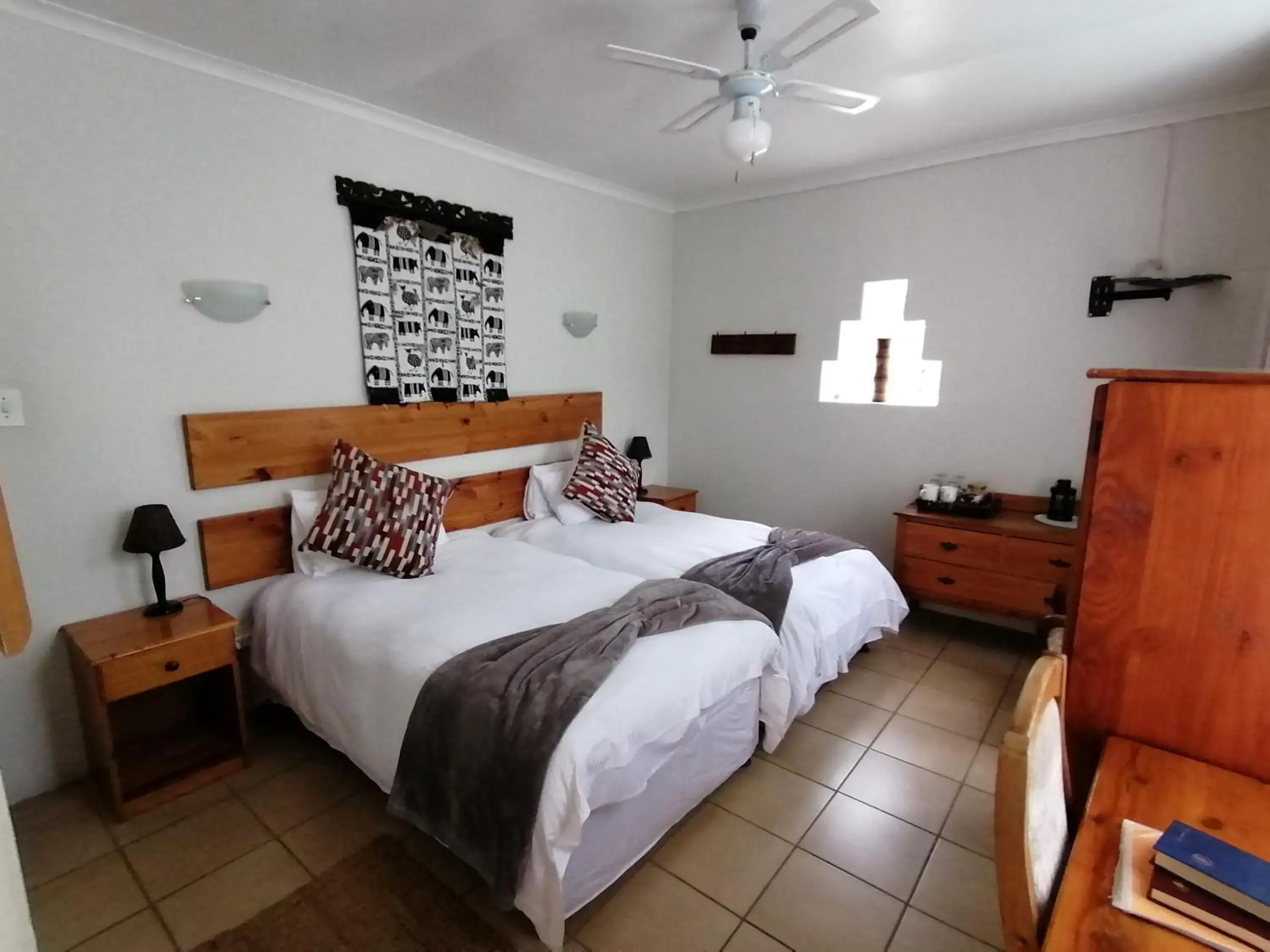 Twin Room with Pool View - single occupancy in Aanhuizen Guest House Twin Room with Pool View - single occupancy in Aanhuizen Guest House