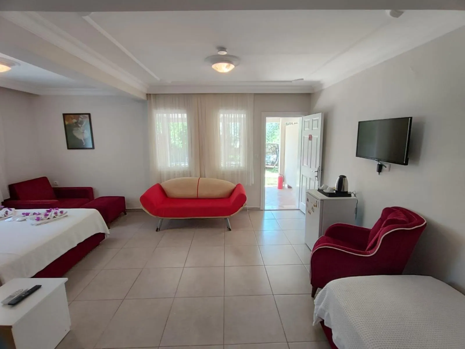 Photo of the whole room, Bed in Bucak Apart Hotel Göcek & Beach