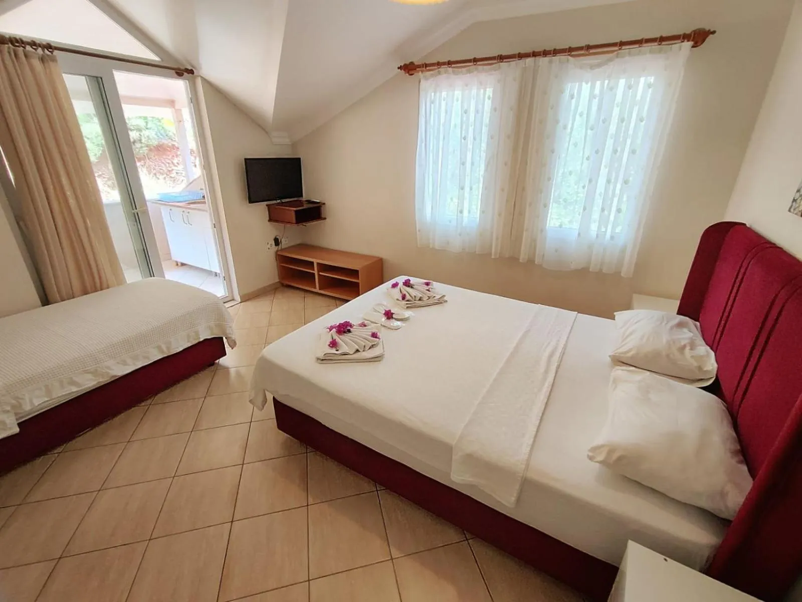 Photo of the whole room, Bed in Bucak Apart Hotel Göcek & Beach