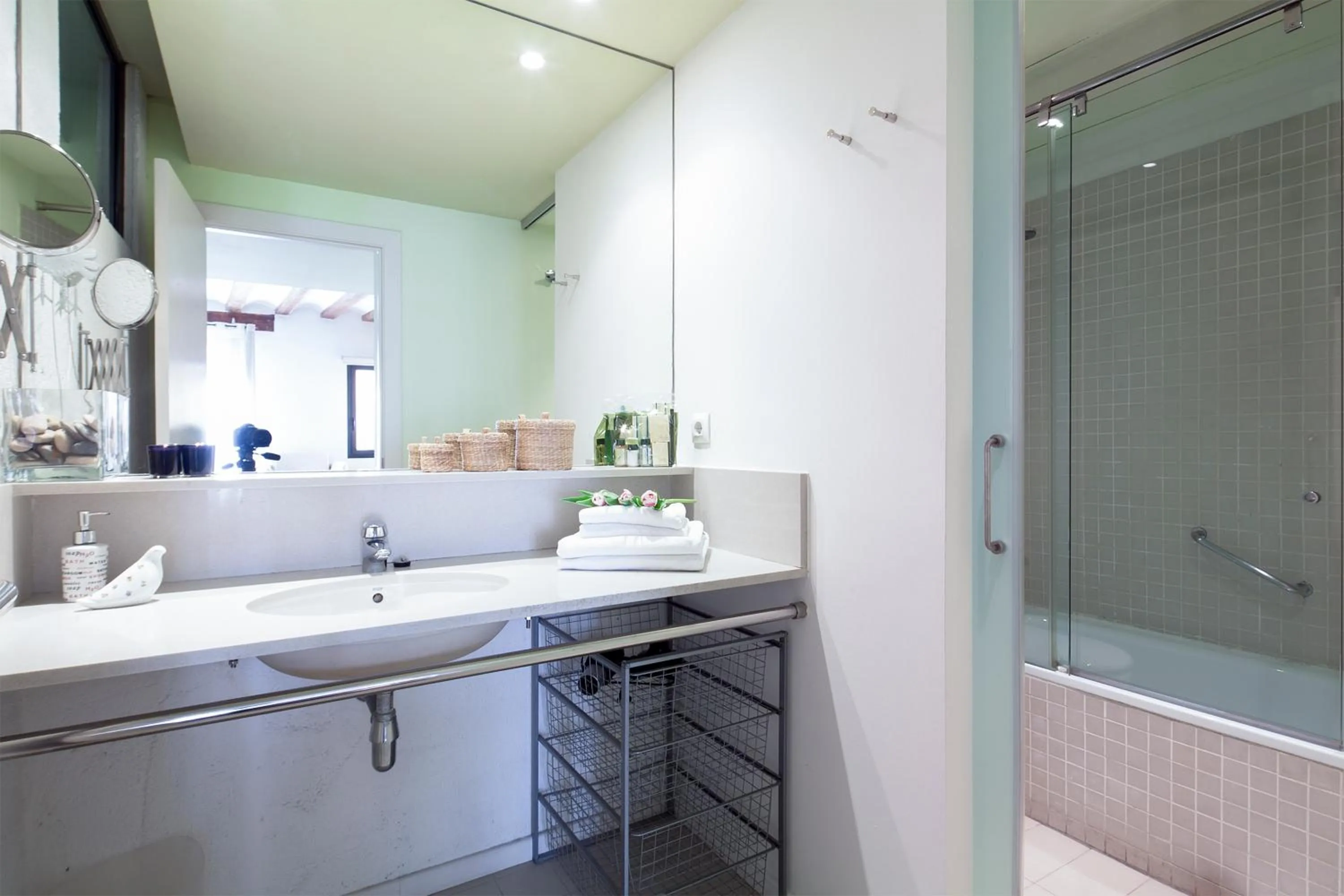 Bathroom in Inside Barcelona Apartments Esparteria