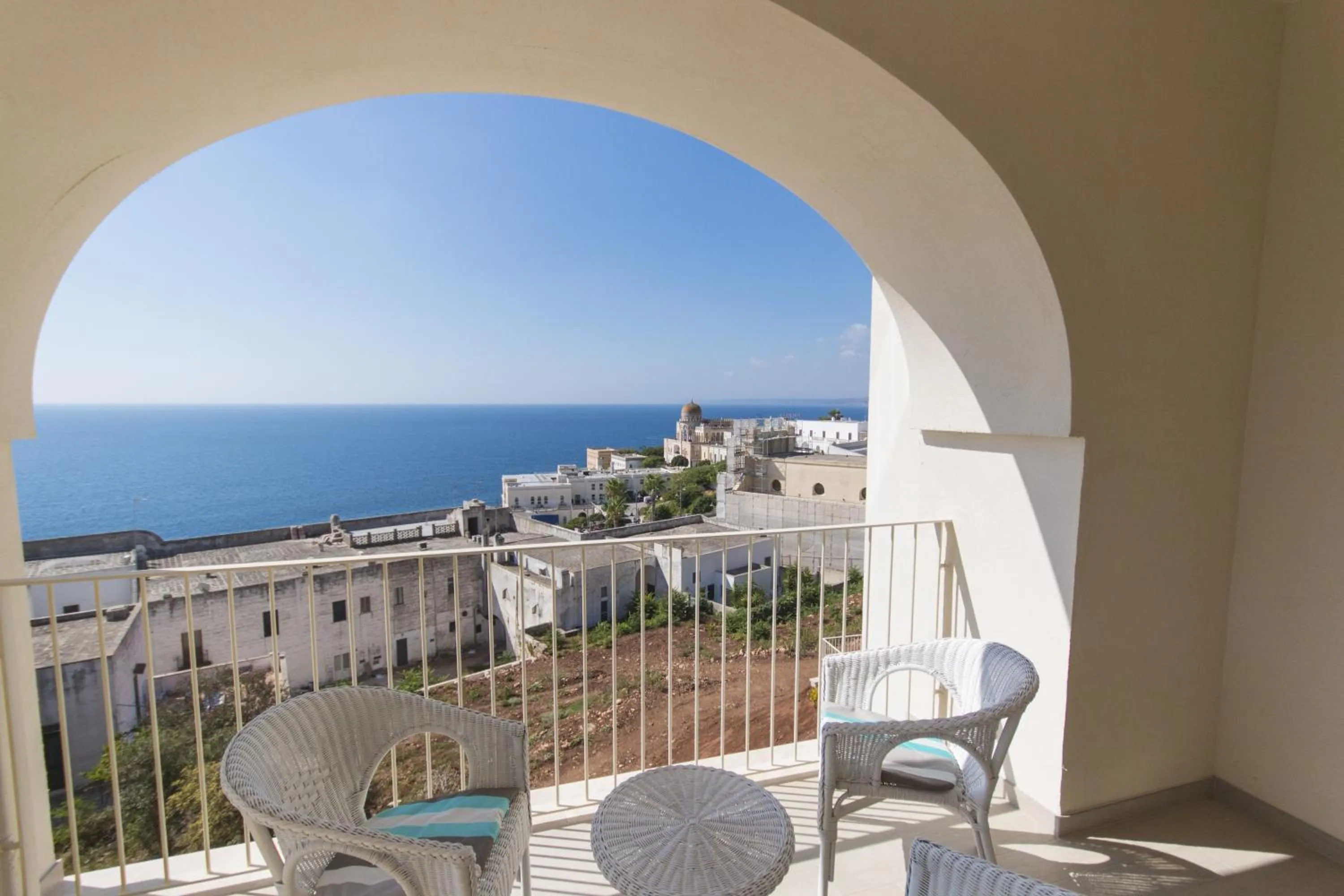 Sea view in Est hotel