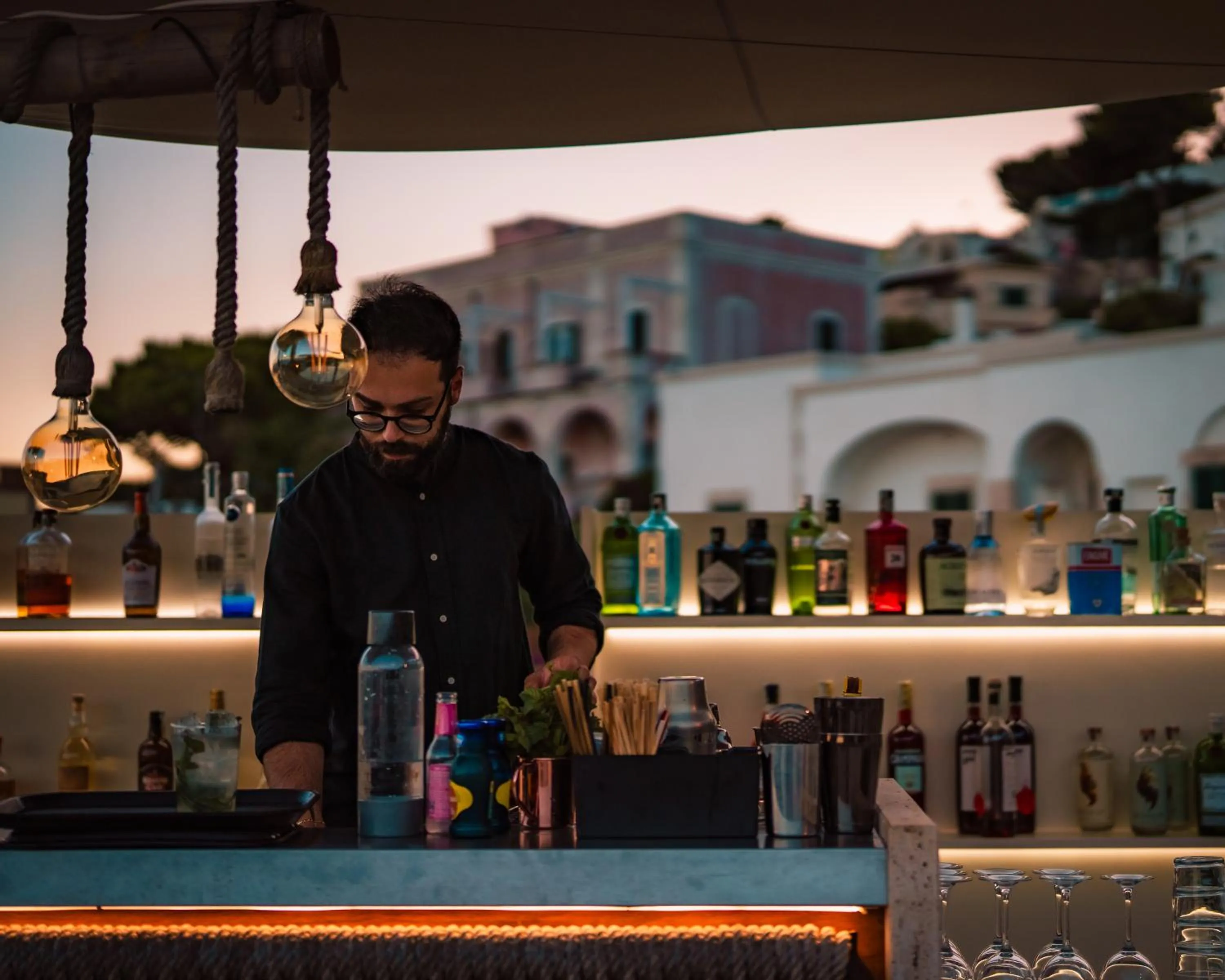 Restaurant/places to eat in Est hotel