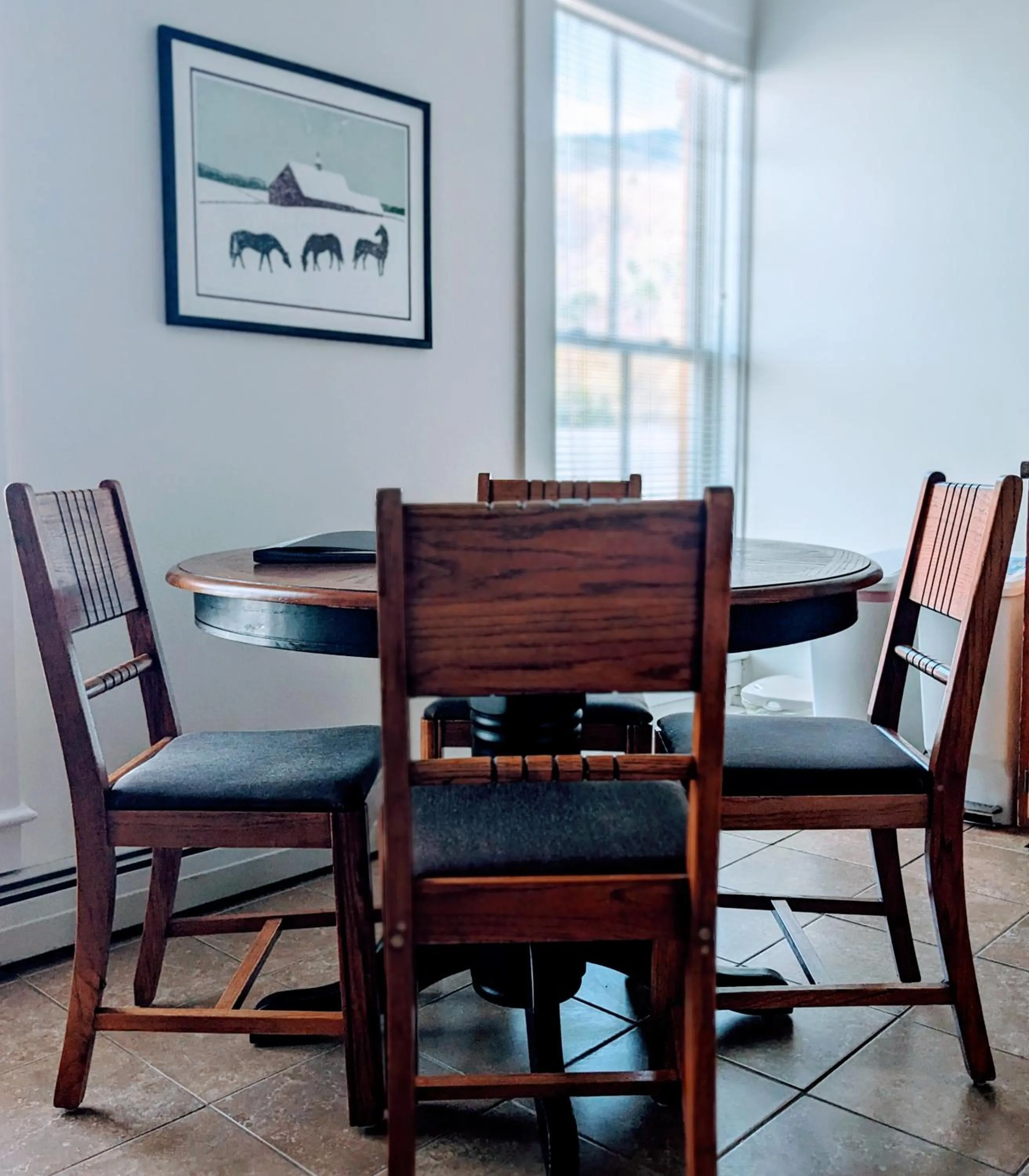 Seating area in Bristol Suites