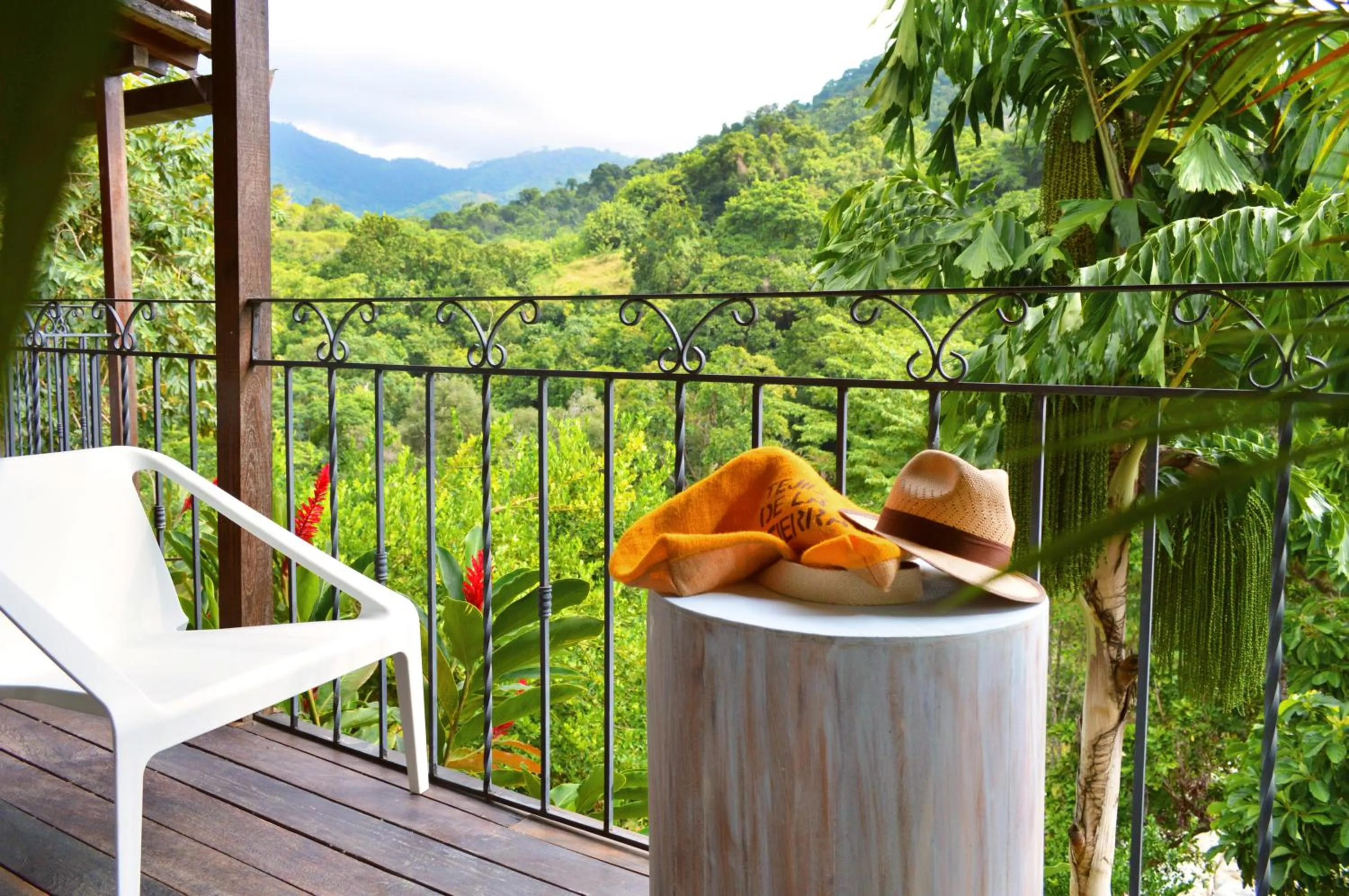 Spring in Sweet Harmony Hotel Boutique by Xarm Hotels