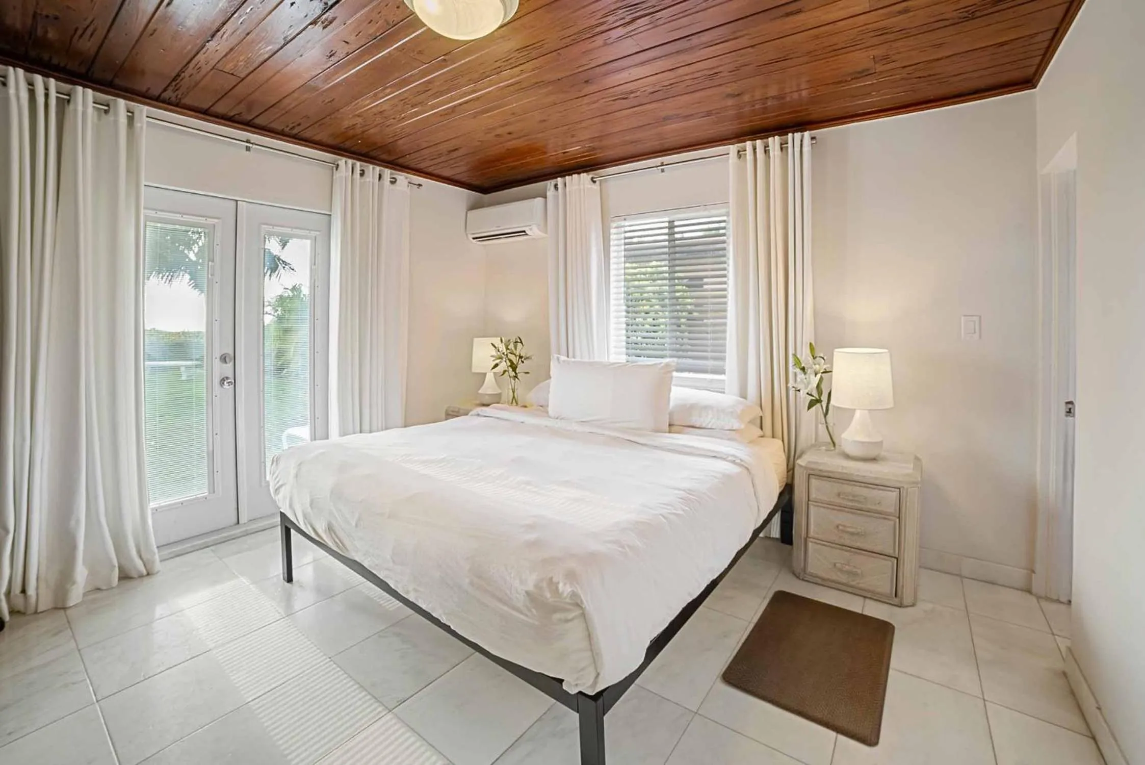 Bed in Casey Key Resort - Gulf Shores