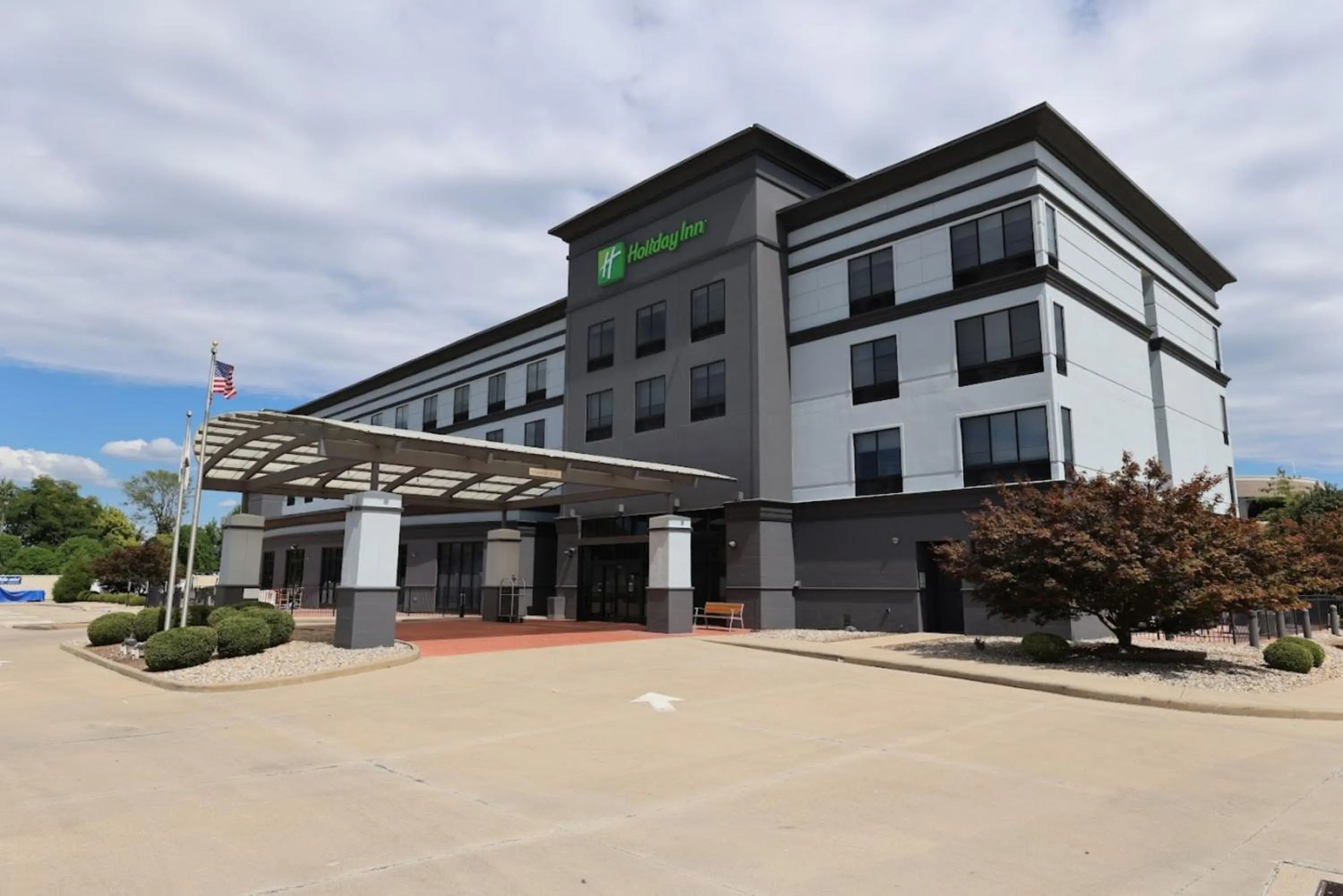 Property building in Holiday Inn Saint Louis-Fairview Heights by IHG