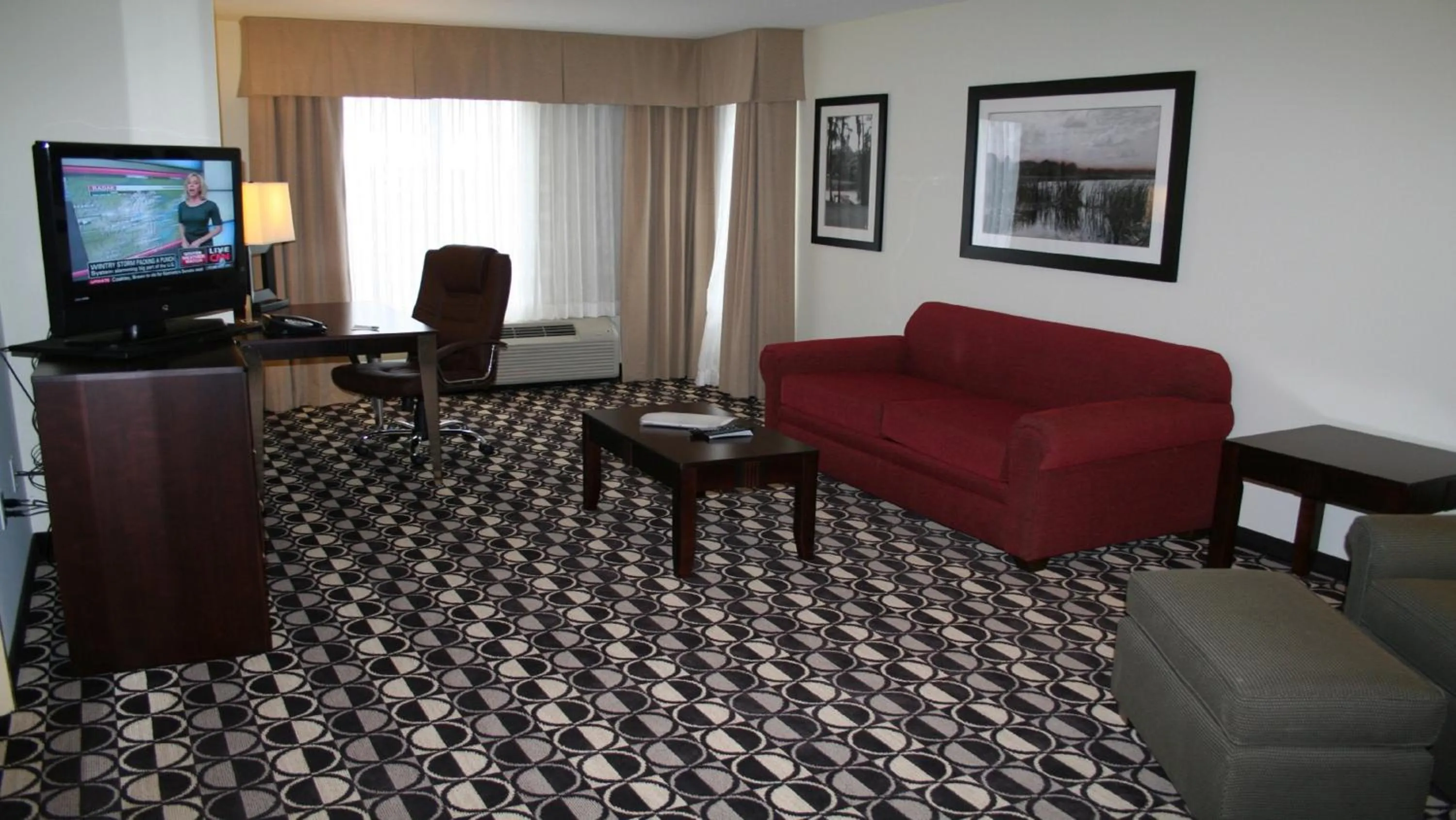 Photo of the whole room in Holiday Inn Saint Louis-Fairview Heights by IHG
