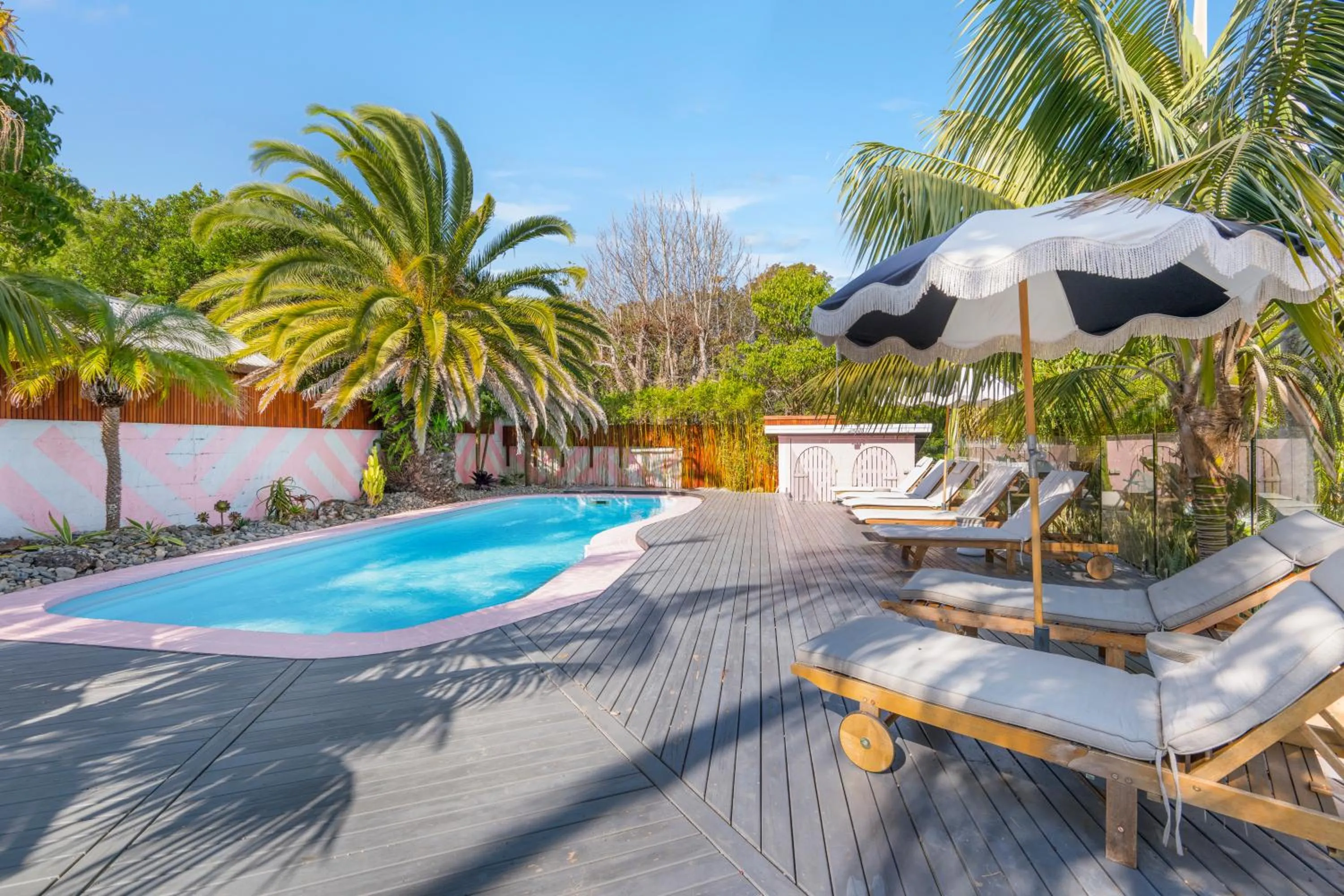 The Med Crescent Head